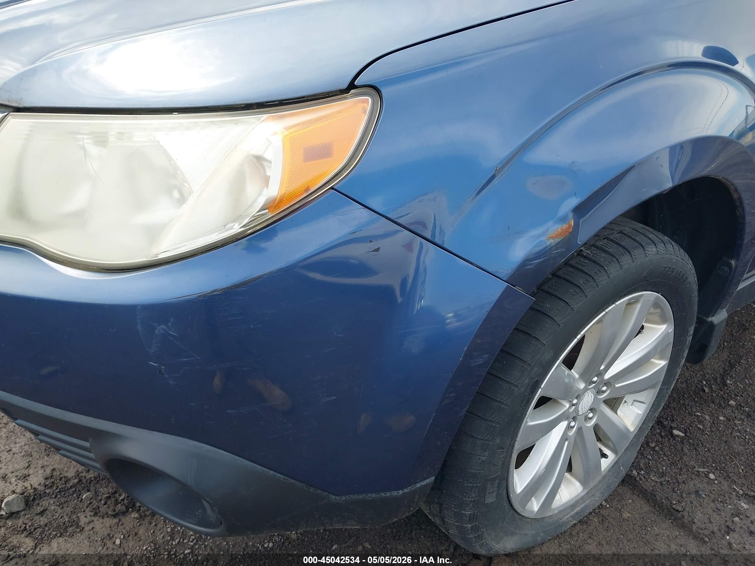 2012 Subaru Forester 2.5x Premium Blue vin: JF2SHADC3CH441592