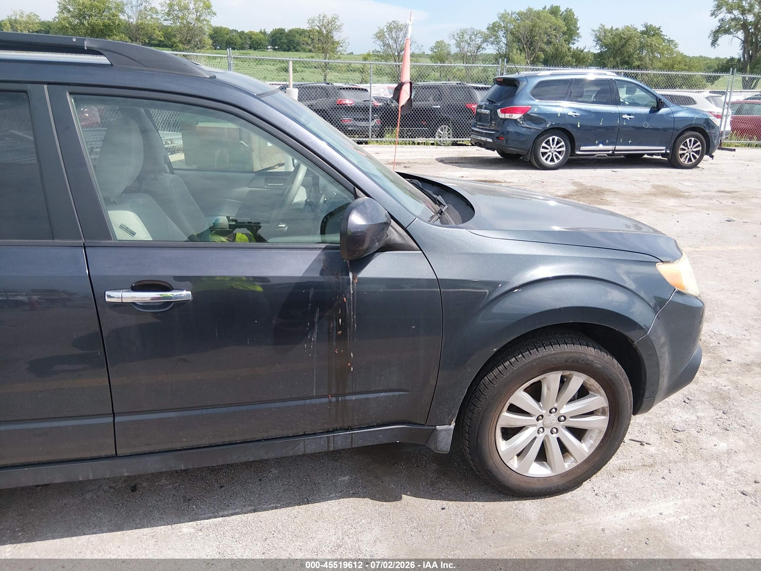 2012 Subaru Forester 2.5x Premium Beige vin: JF2SHADC3CH443066