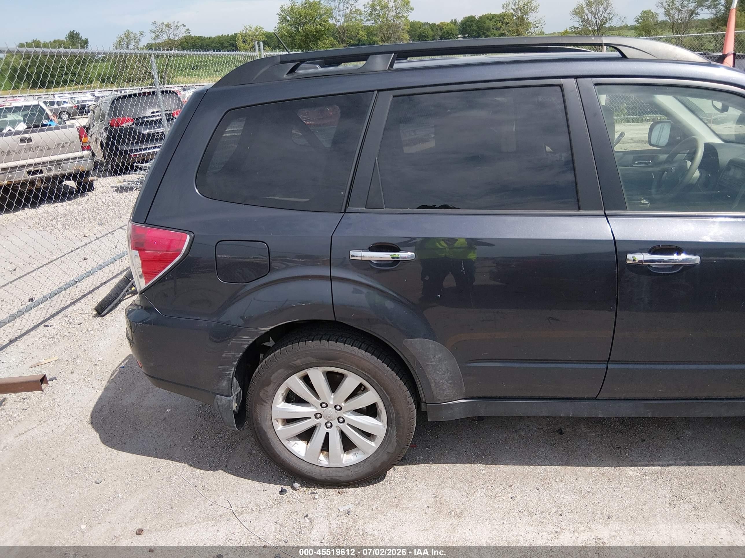2012 Subaru Forester 2.5x Premium Beige vin: JF2SHADC3CH443066
