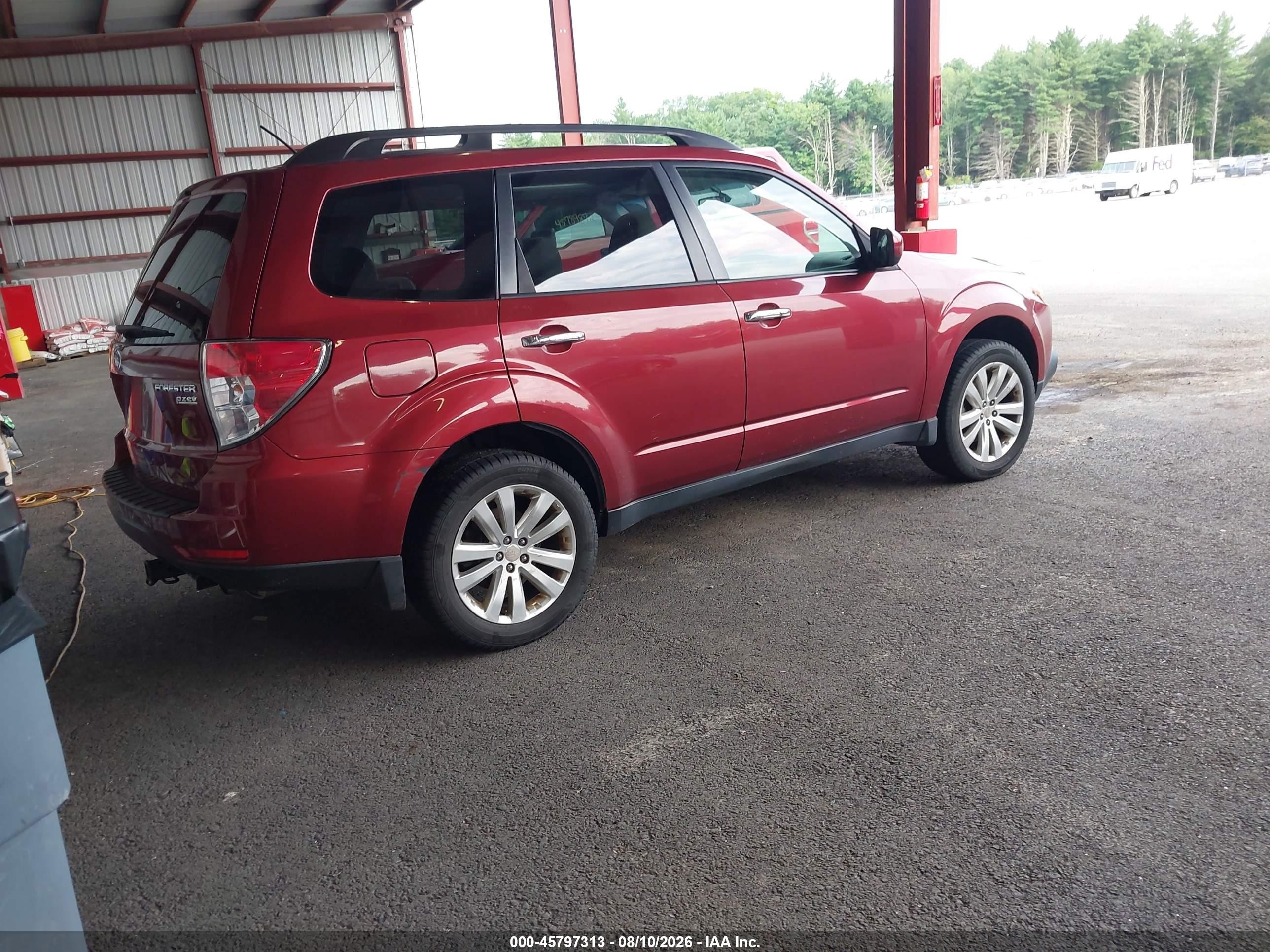 2012 Subaru Forester 2.5x Premium Красный vin: JF2SHADC3CH454021