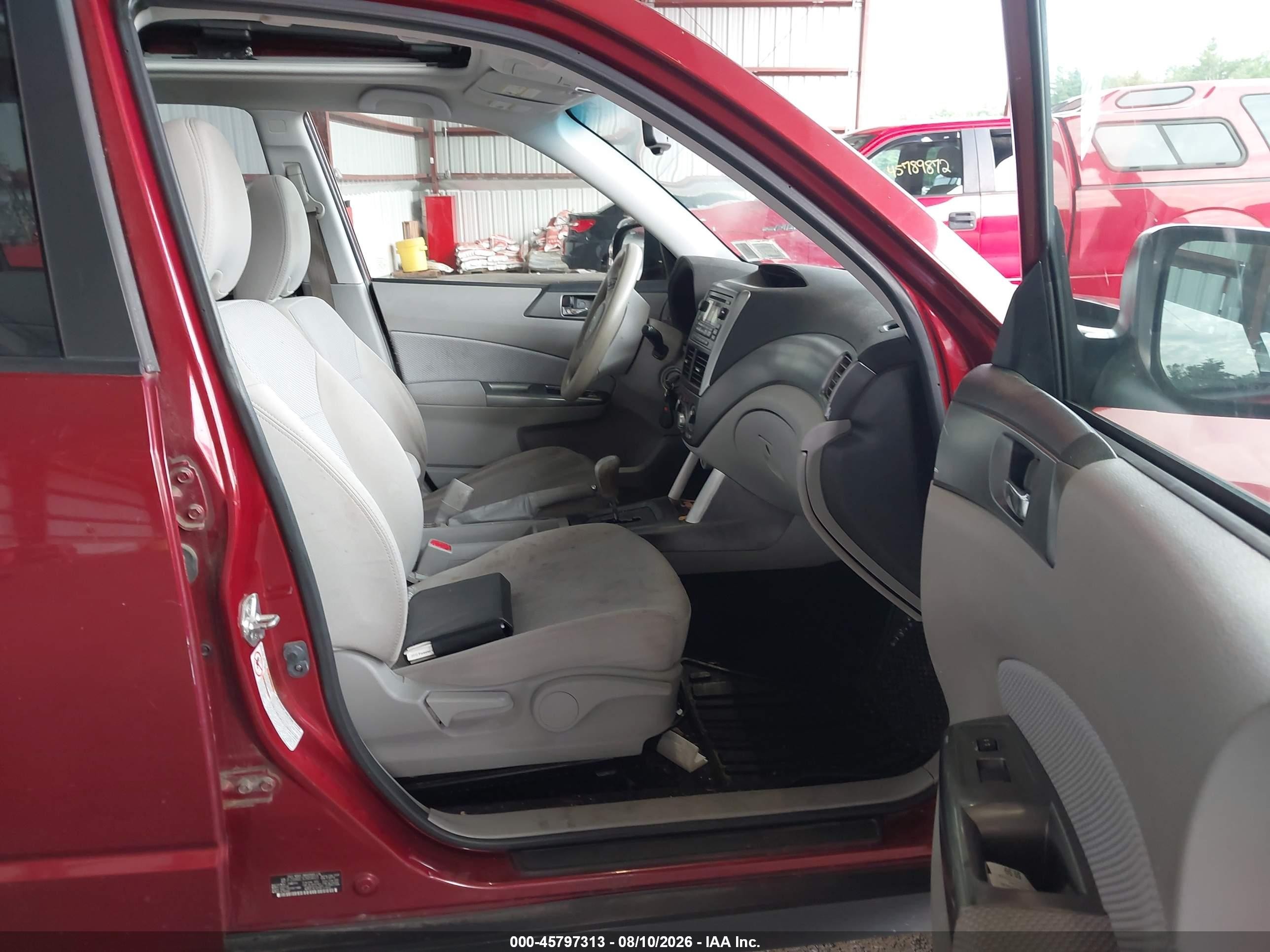 2012 Subaru Forester 2.5x Premium Красный vin: JF2SHADC3CH454021