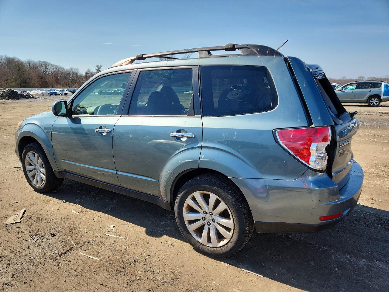 2012 Subaru Forester 2.5x Premium Green vin: JF2SHADC3CH458313