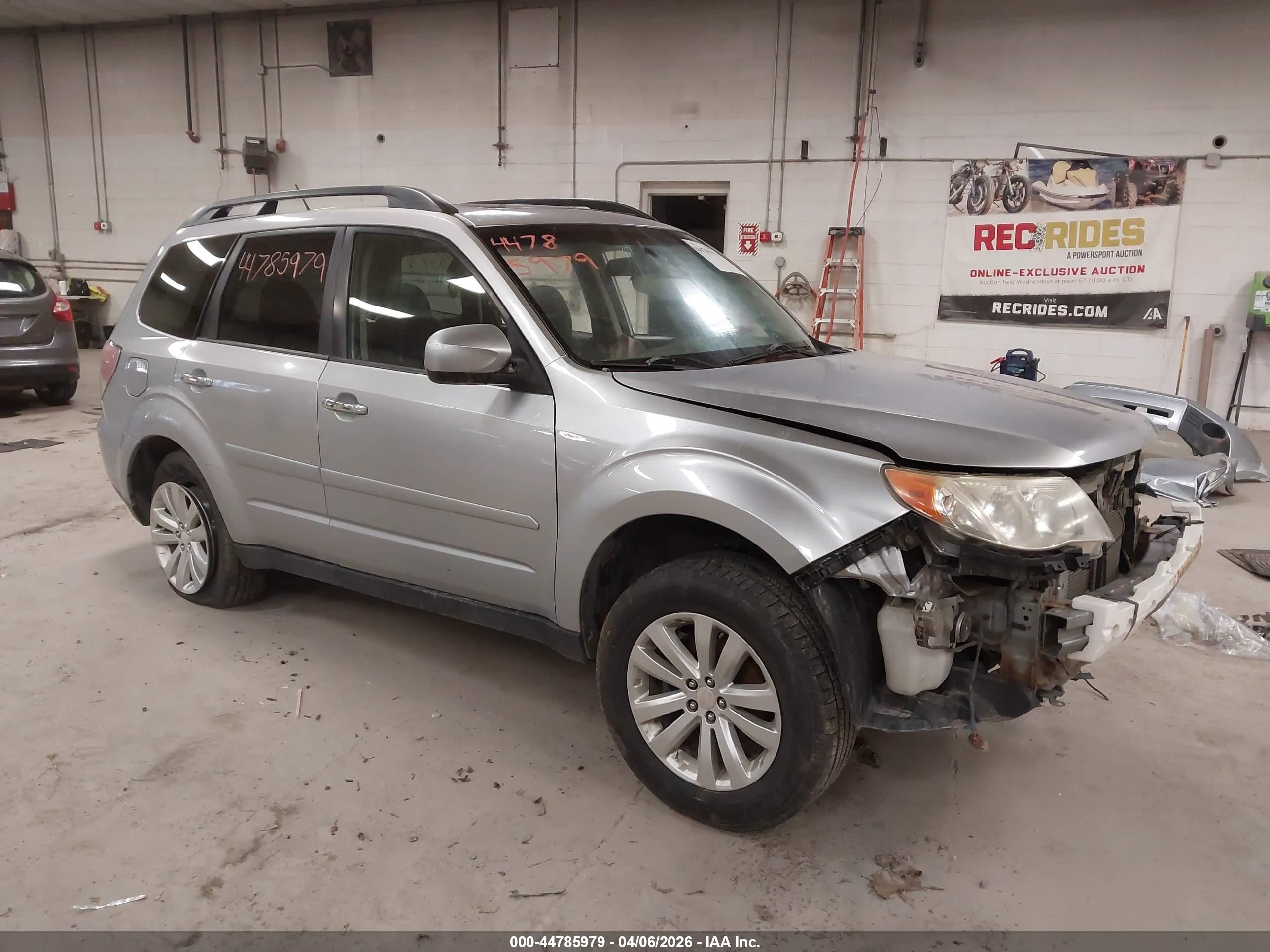 2012 Subaru Forester 2.5x Premium Silver vin: JF2SHADC3CH466170
