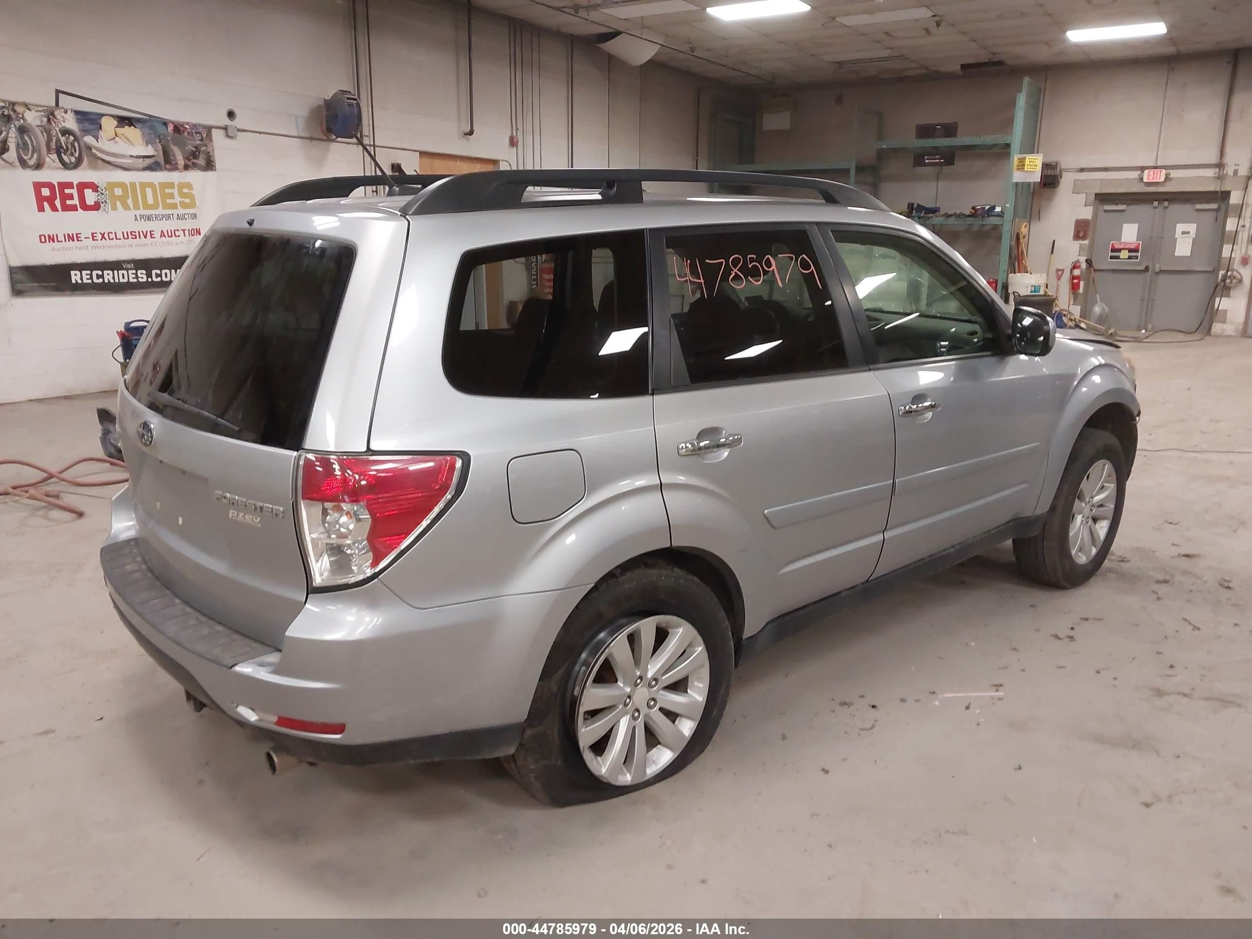 2012 Subaru Forester 2.5x Premium Silver vin: JF2SHADC3CH466170