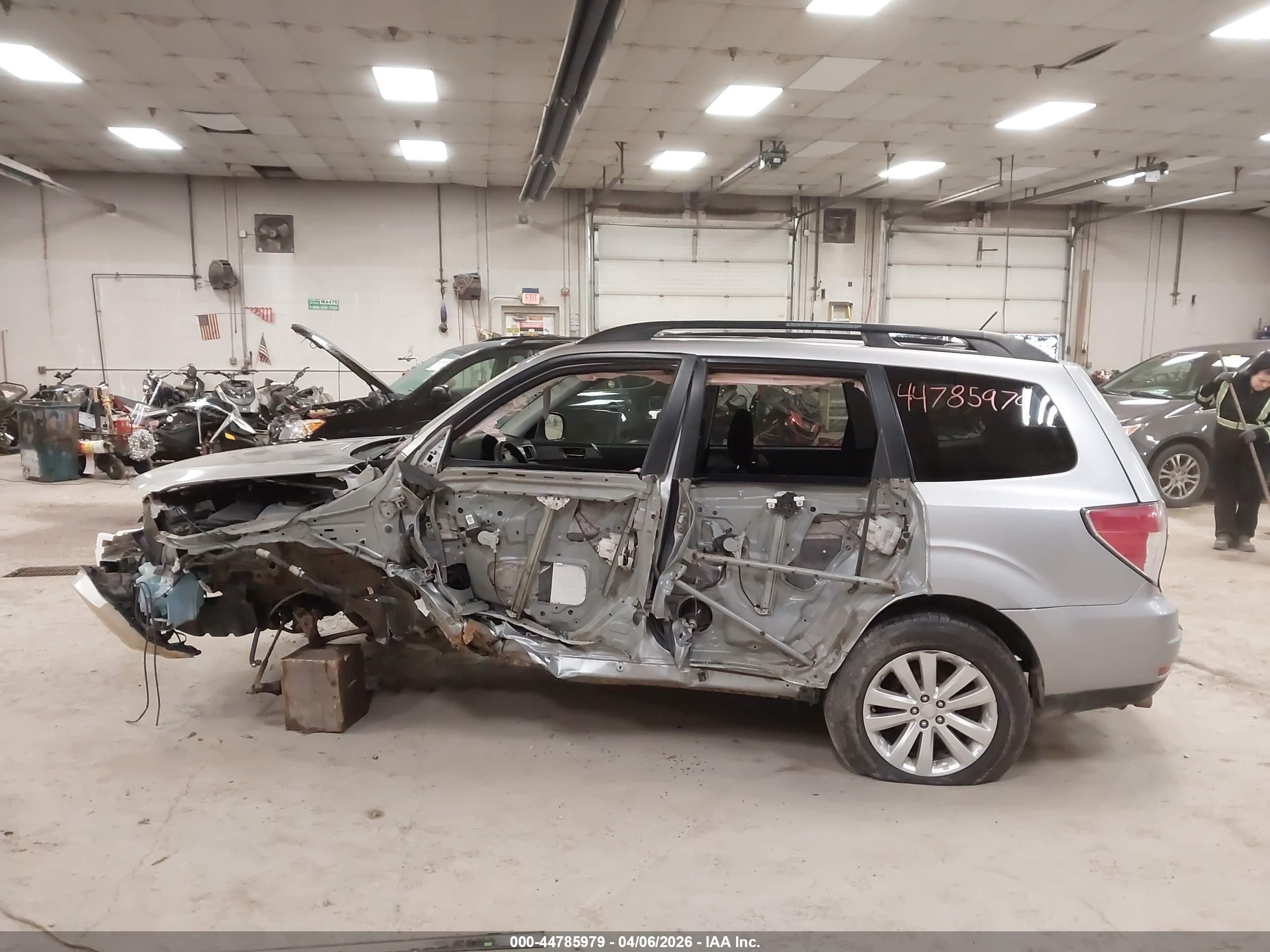 2012 Subaru Forester 2.5x Premium Silver vin: JF2SHADC3CH466170
