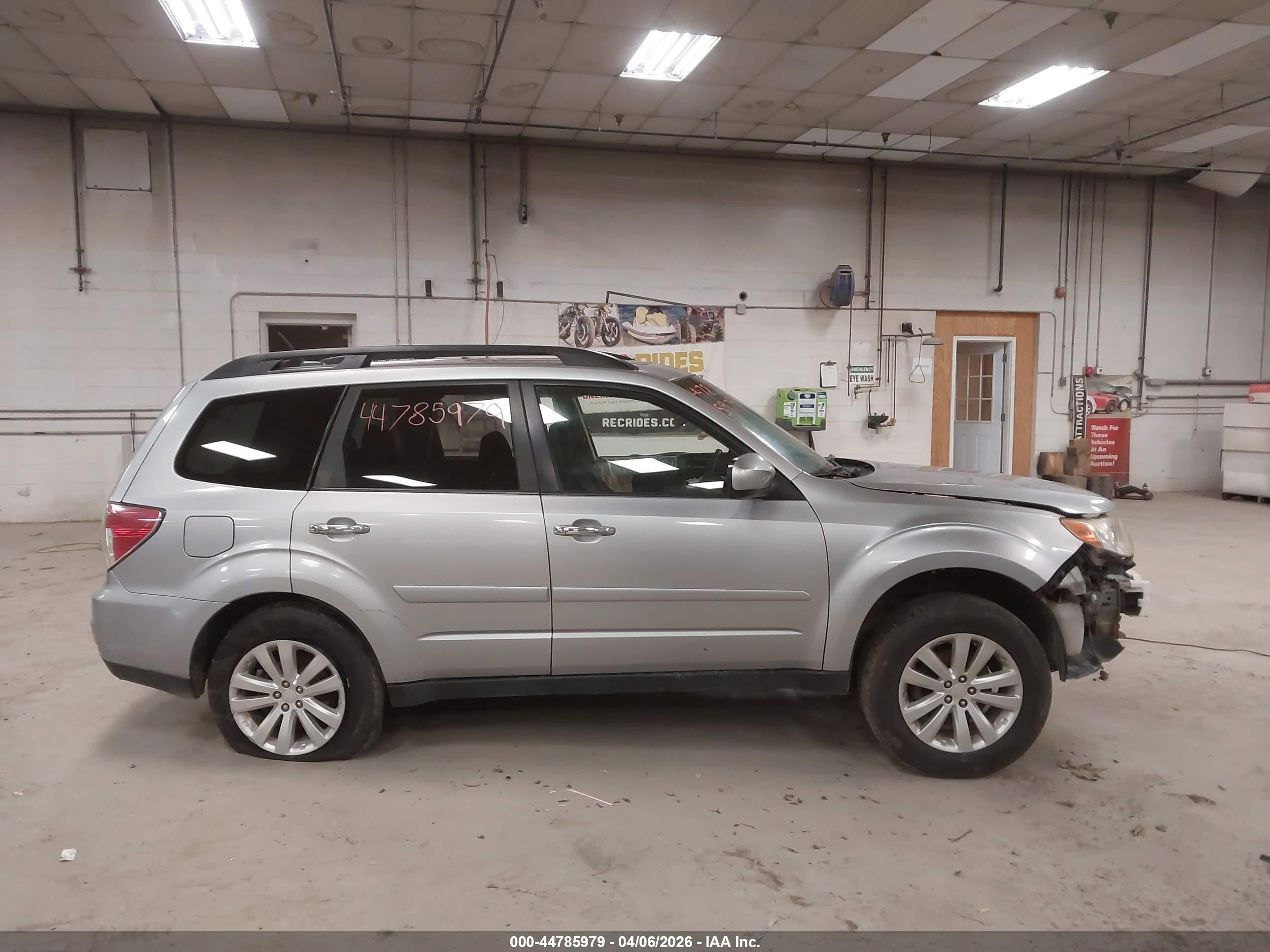 2012 Subaru Forester 2.5x Premium Silver vin: JF2SHADC3CH466170
