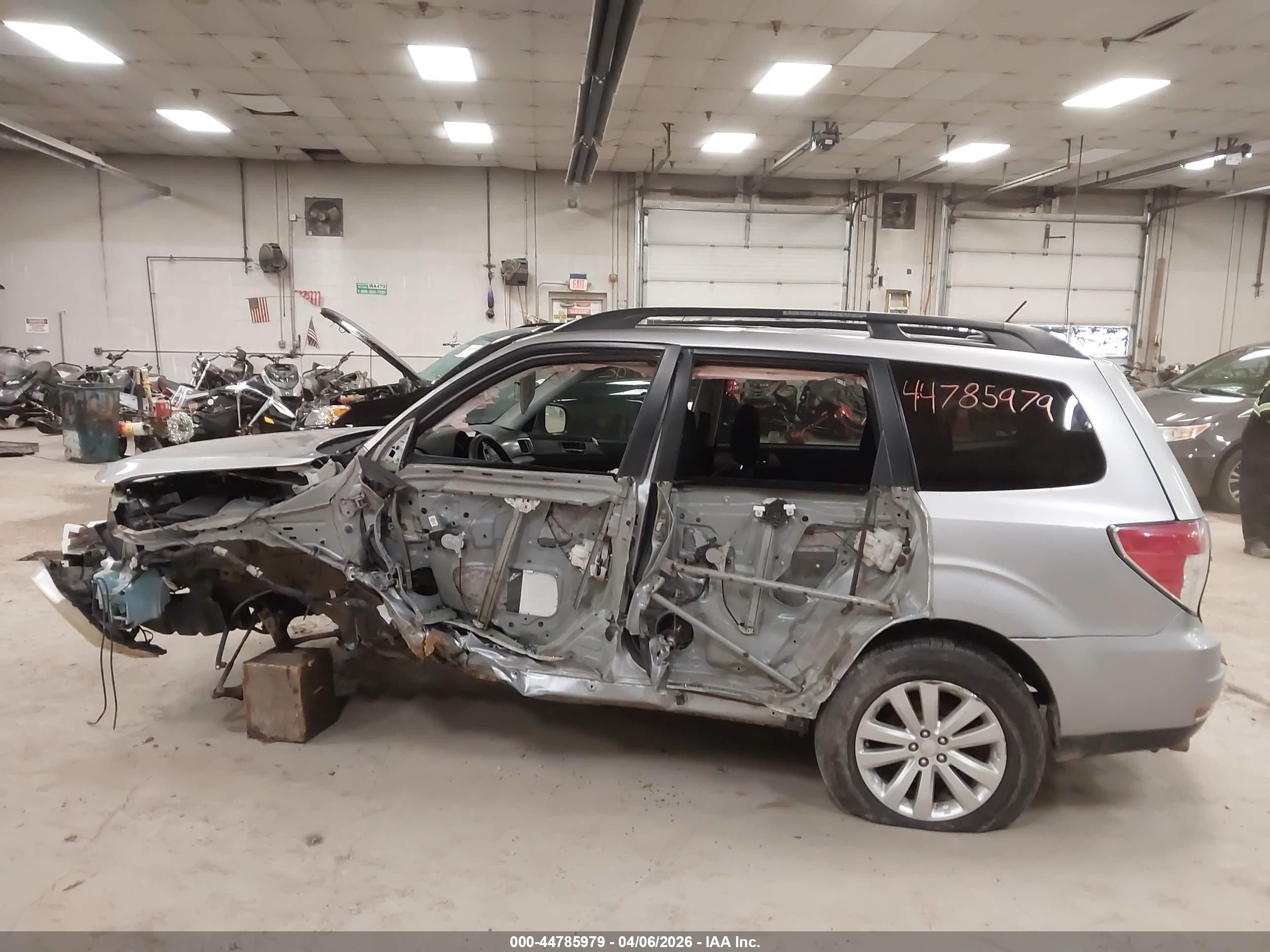 2012 Subaru Forester 2.5x Premium Silver vin: JF2SHADC3CH466170
