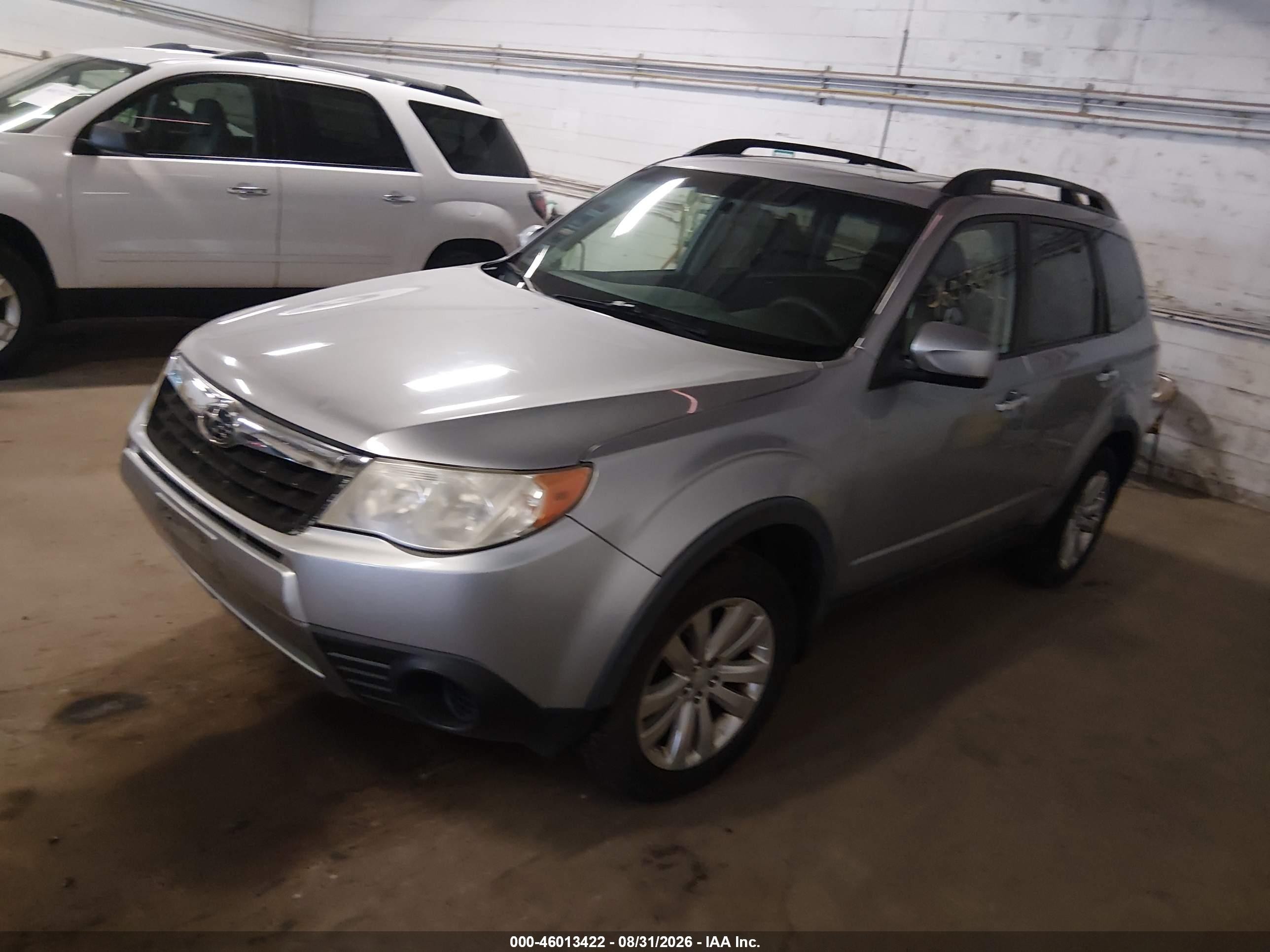 2013 Subaru Forester 2.5x Premium Silver vin: JF2SHADC3DG409667