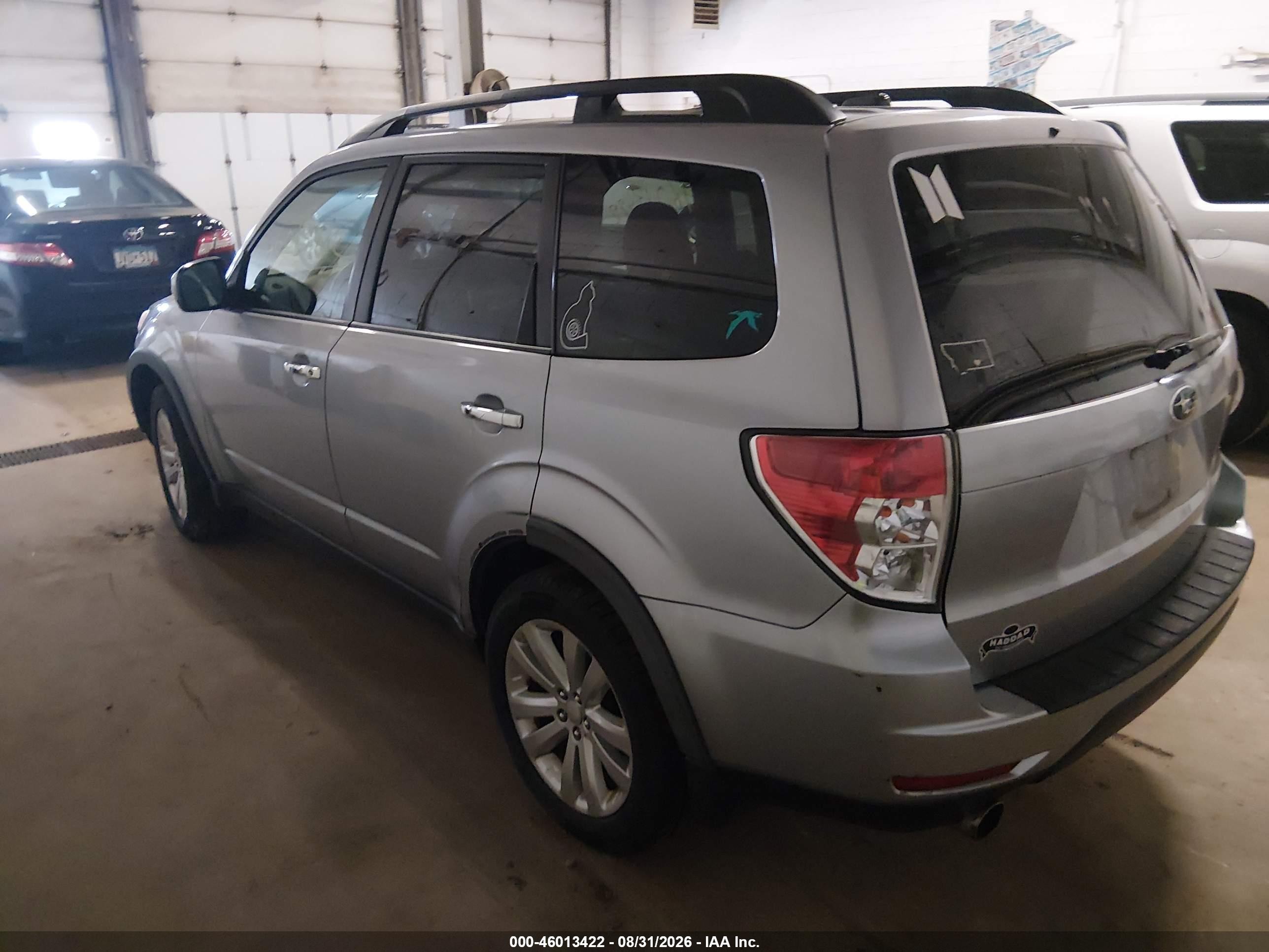 2013 Subaru Forester 2.5x Premium Silver vin: JF2SHADC3DG409667