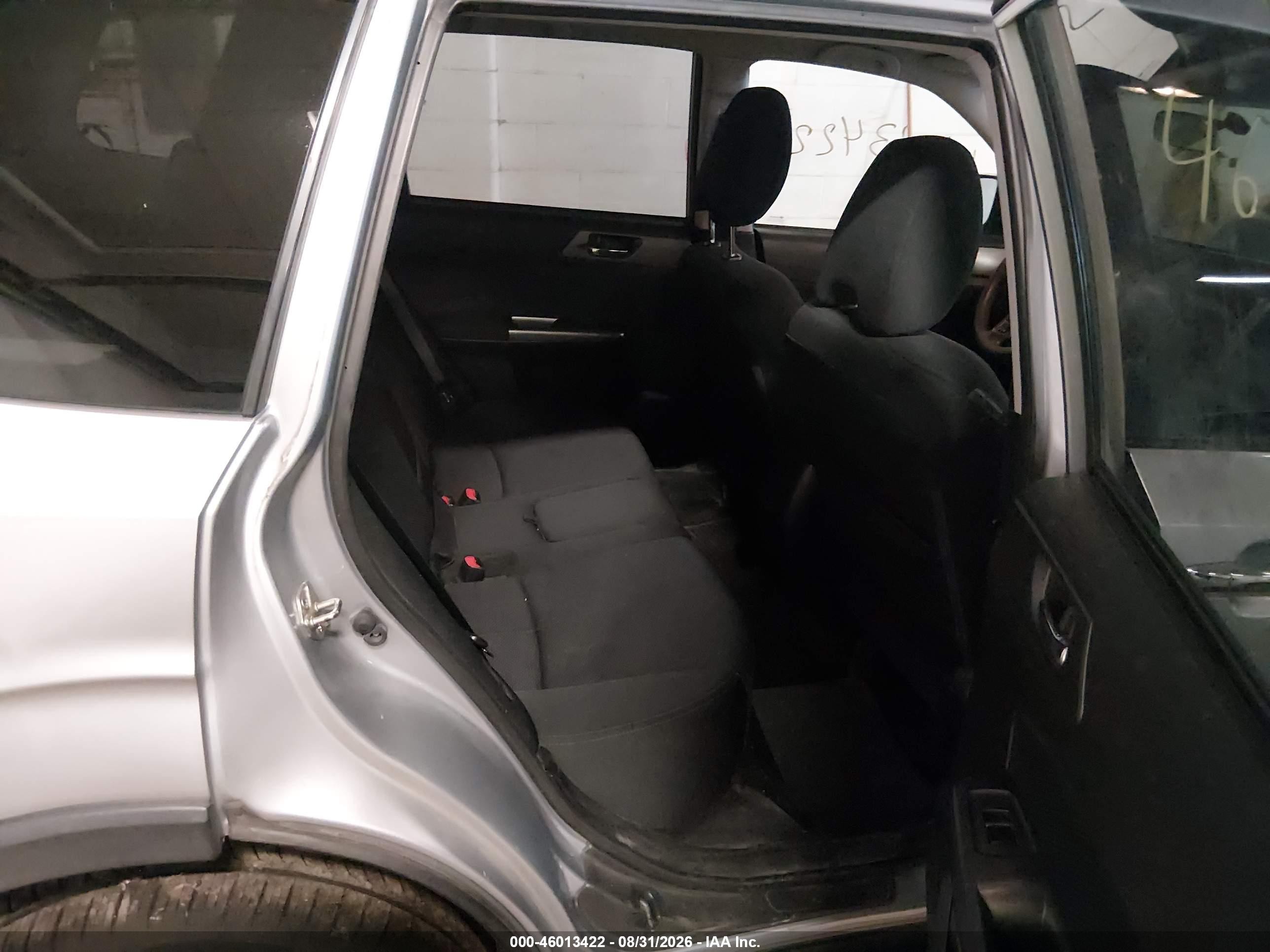 2013 Subaru Forester 2.5x Premium Silver vin: JF2SHADC3DG409667