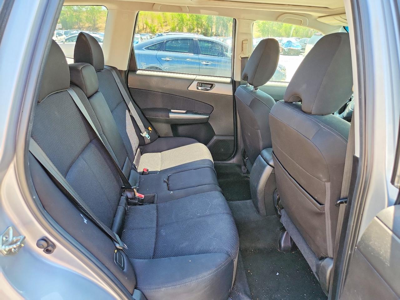 2013 Subaru Forester 2.5x Premium Silver vin: JF2SHADC3DH439942