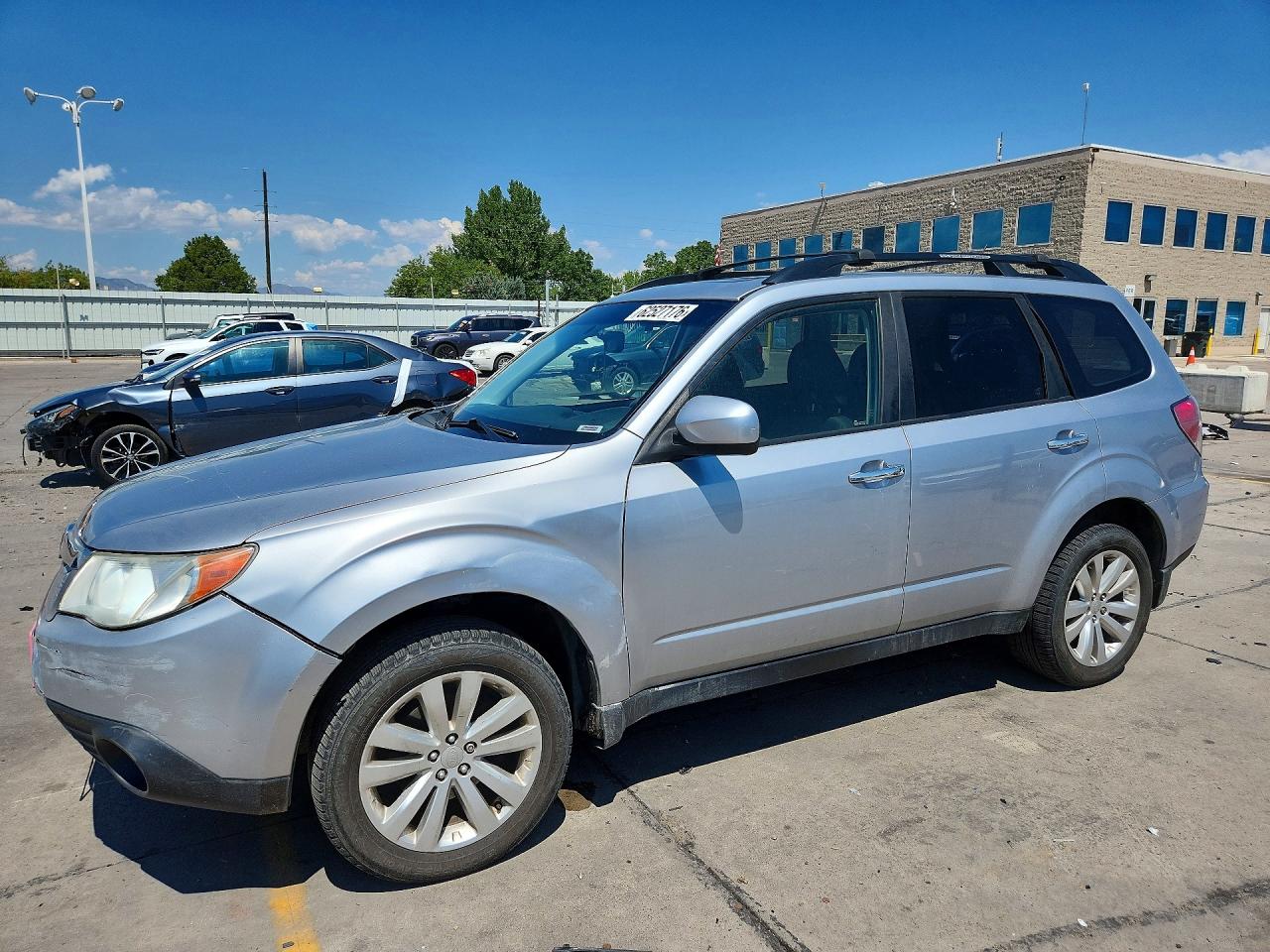2013 Subaru Forester 2.5x Premium Silver vin: JF2SHADC3DH439942