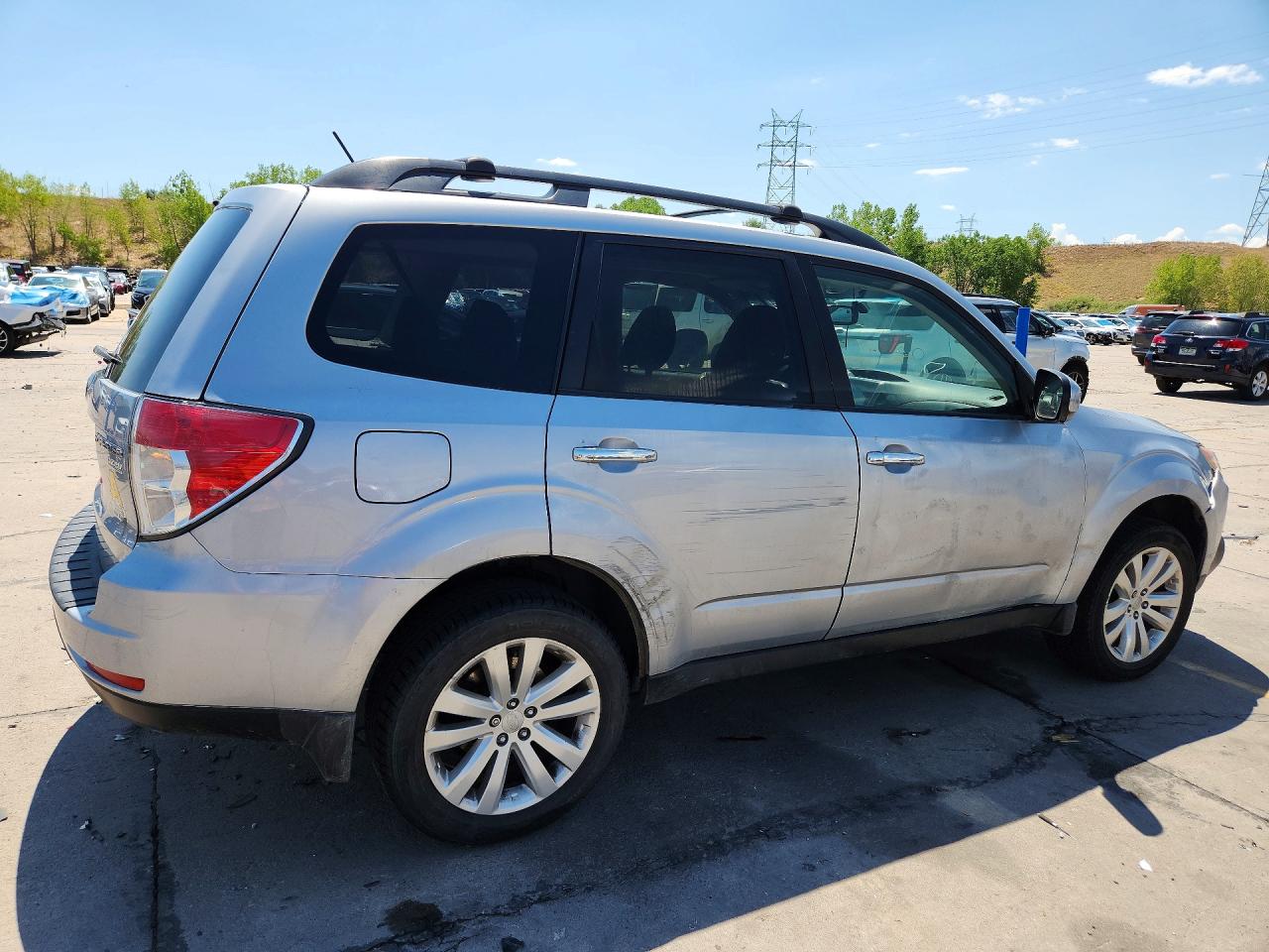 2013 Subaru Forester 2.5x Premium Silver vin: JF2SHADC3DH439942