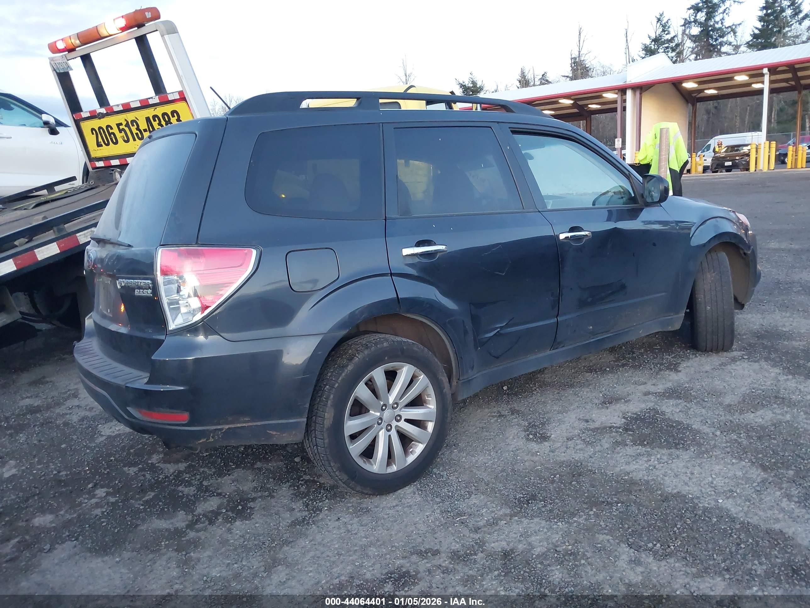 2013 Subaru Forester 2.5x Premium Black vin: JF2SHADC3DH440928