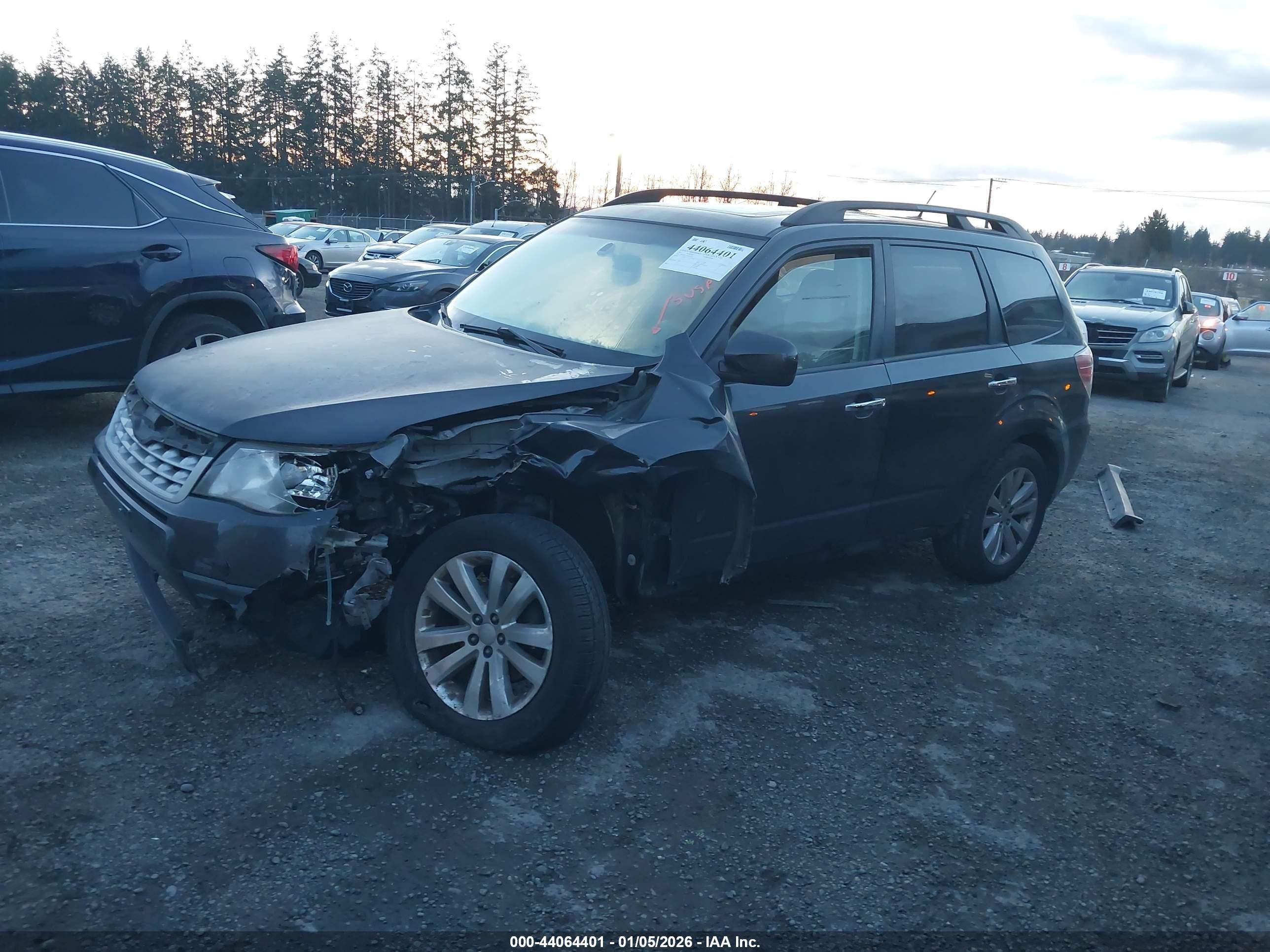 2013 Subaru Forester 2.5x Premium Black vin: JF2SHADC3DH440928