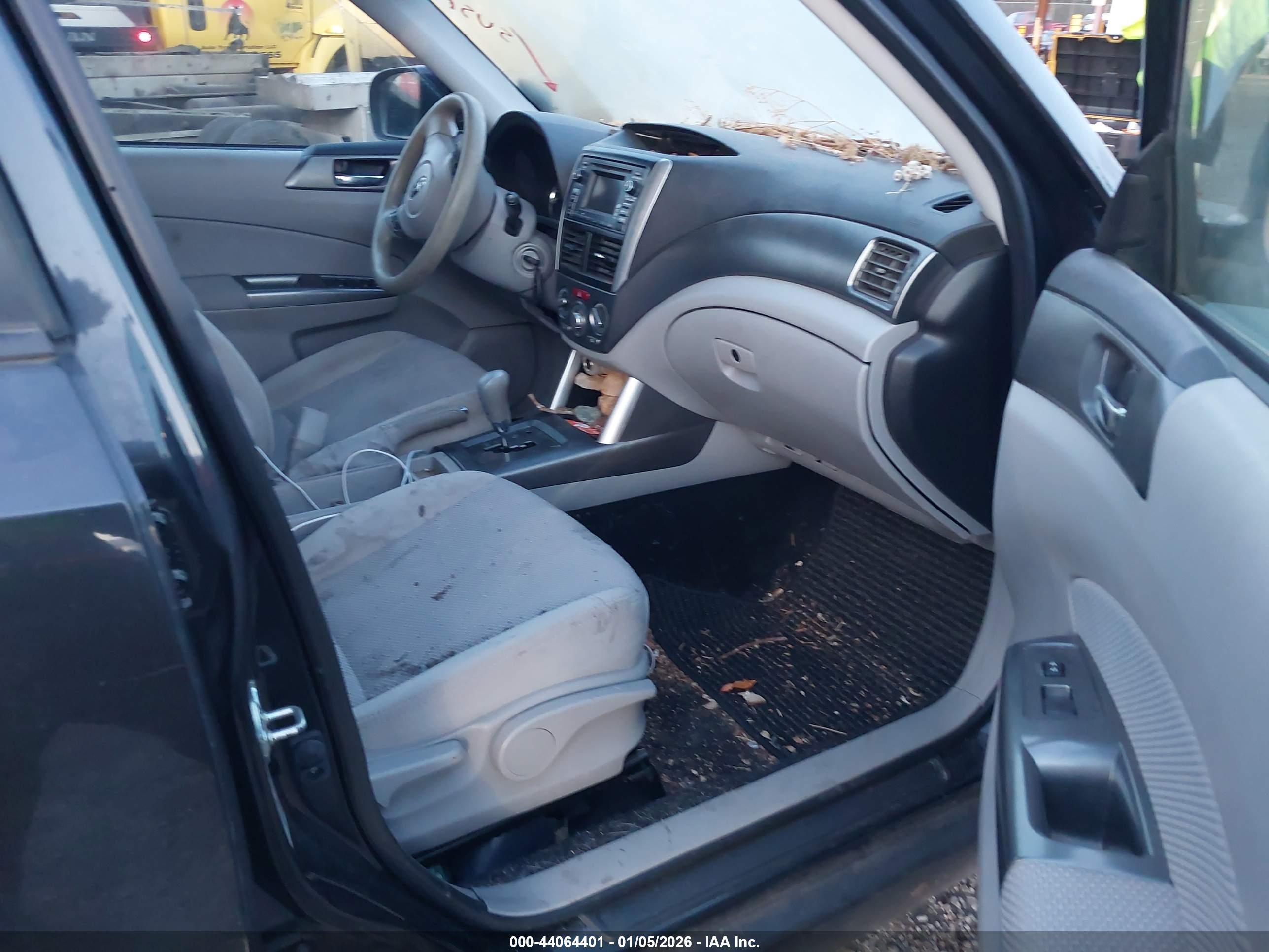 2013 Subaru Forester 2.5x Premium Black vin: JF2SHADC3DH440928