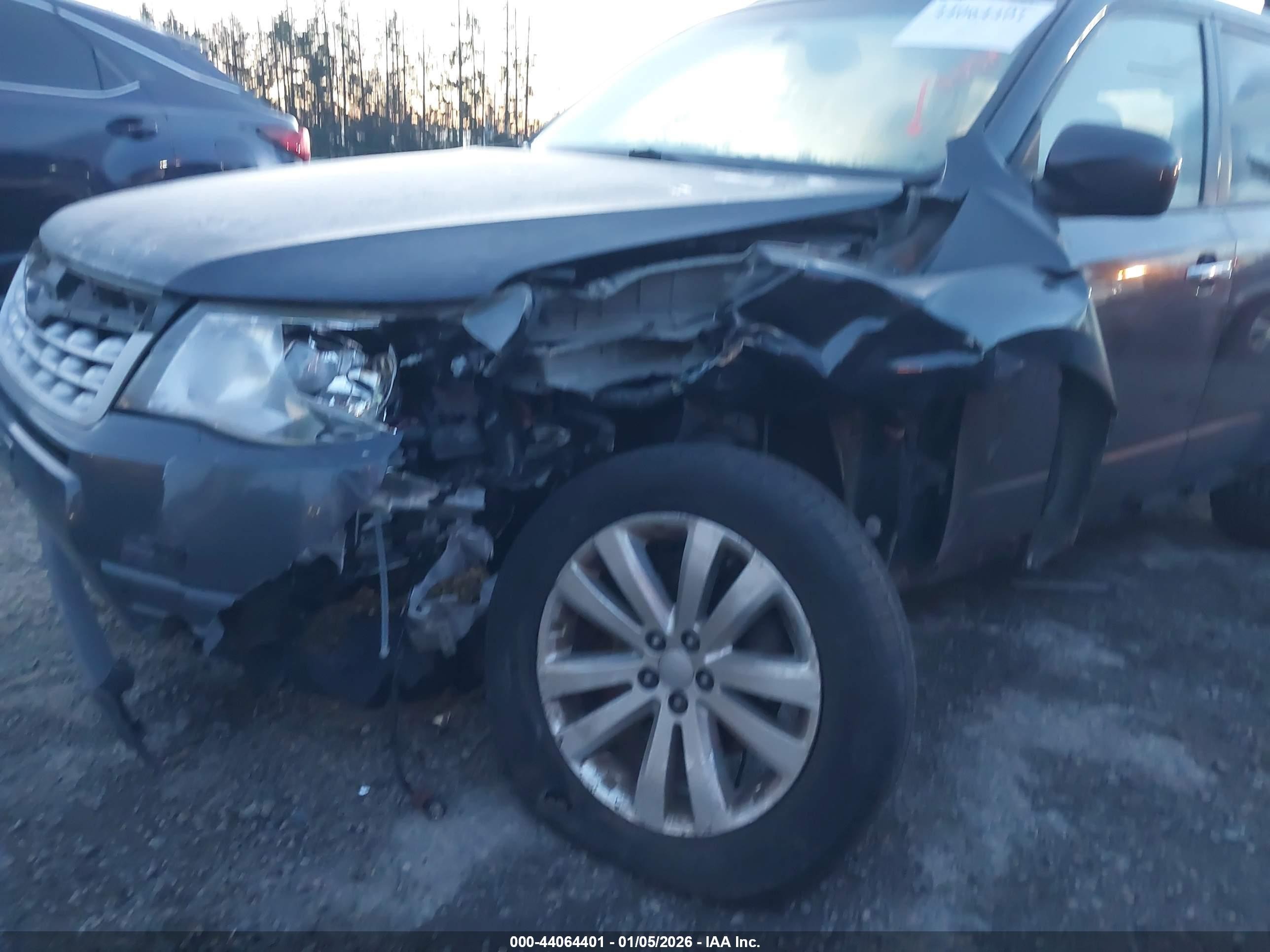 2013 Subaru Forester 2.5x Premium Black vin: JF2SHADC3DH440928