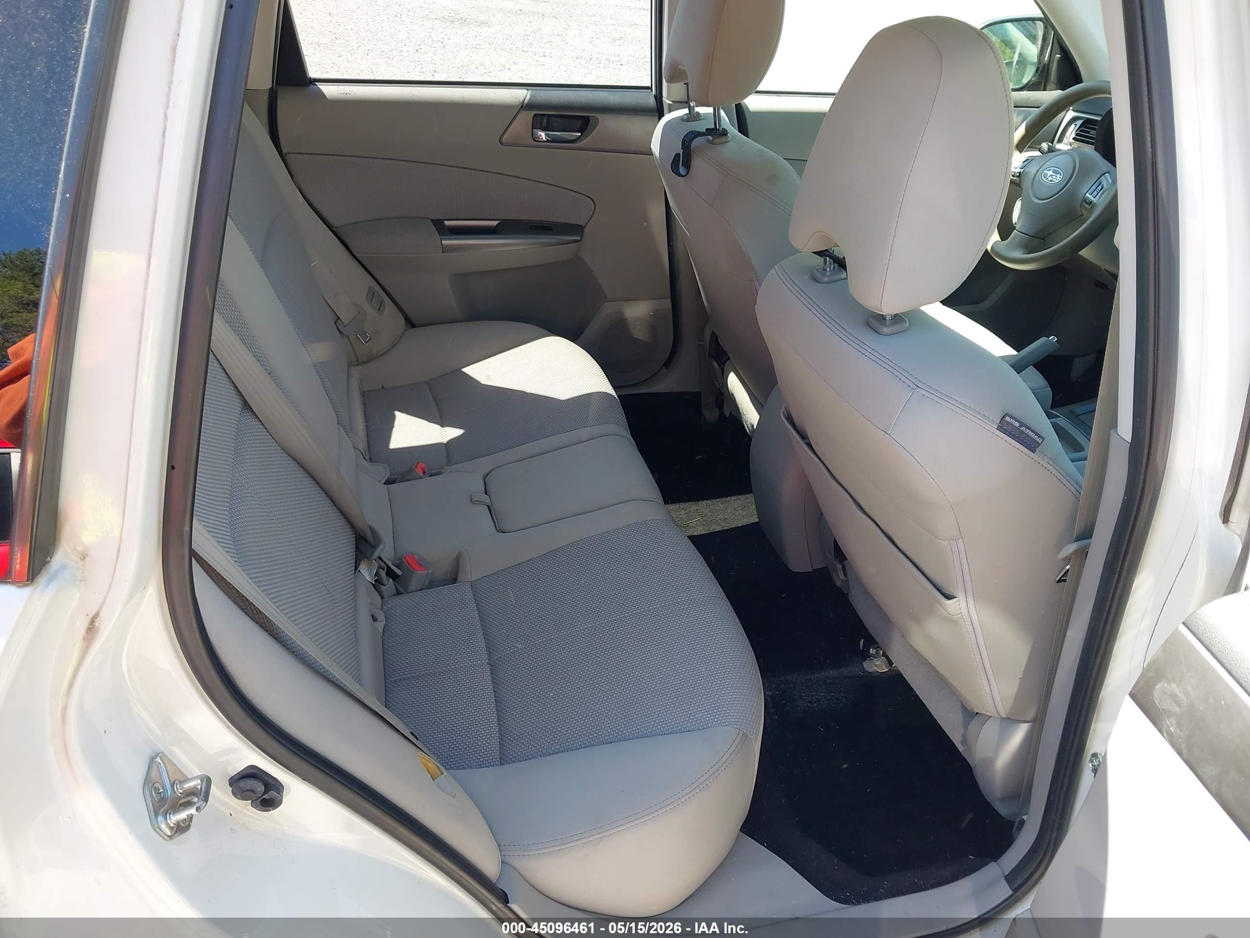 2013 Subaru Forester 2.5x Premium White vin: JF2SHADC3DH445207