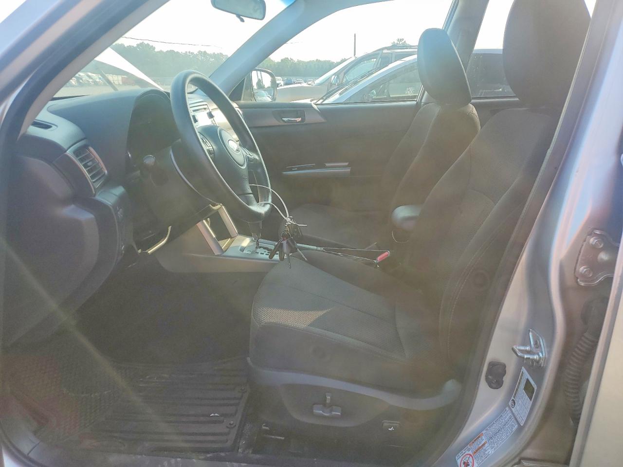 2011 Subaru Forester Silver vin: JF2SHADC4BH701061