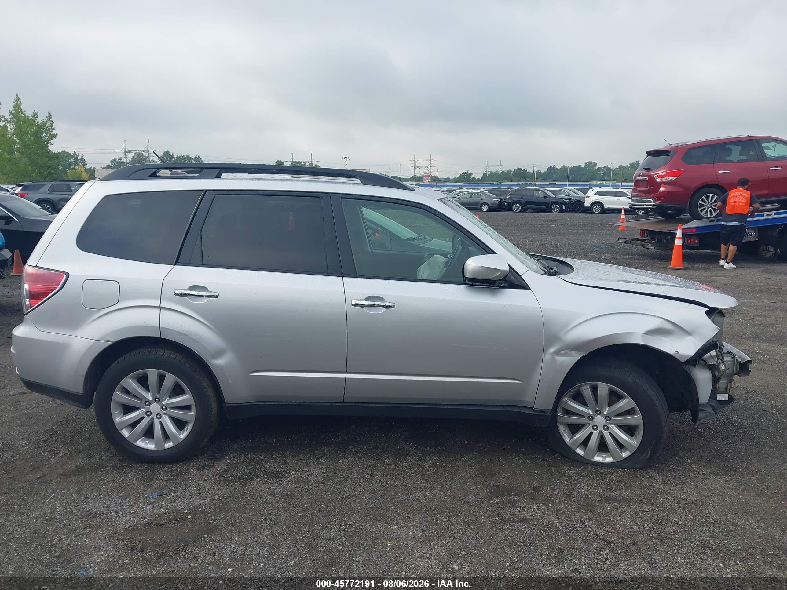 2011 Subaru Forester 2.5x Premium Gray vin: JF2SHADC4BH779940