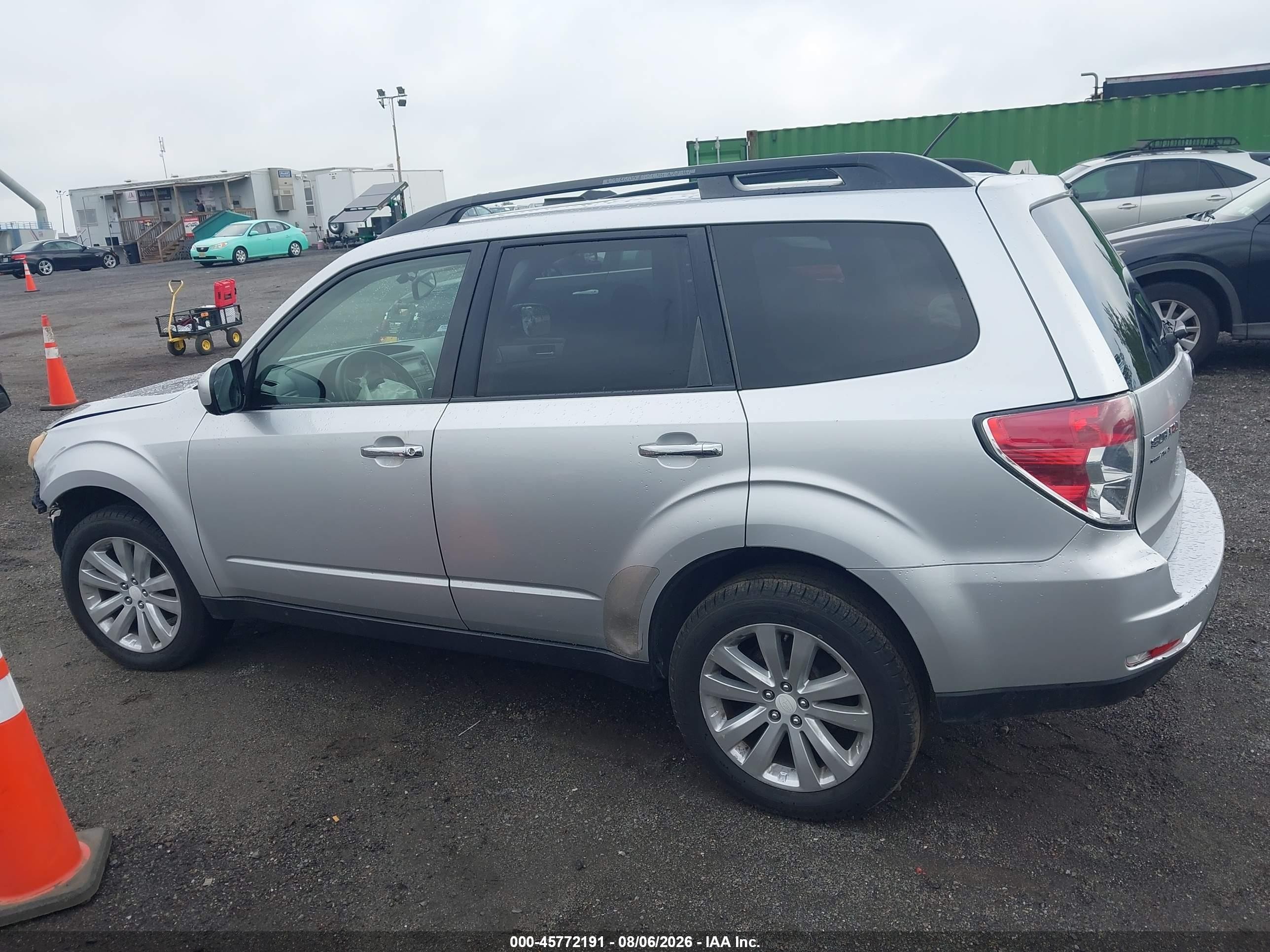 2011 Subaru Forester 2.5x Premium Gray vin: JF2SHADC4BH779940
