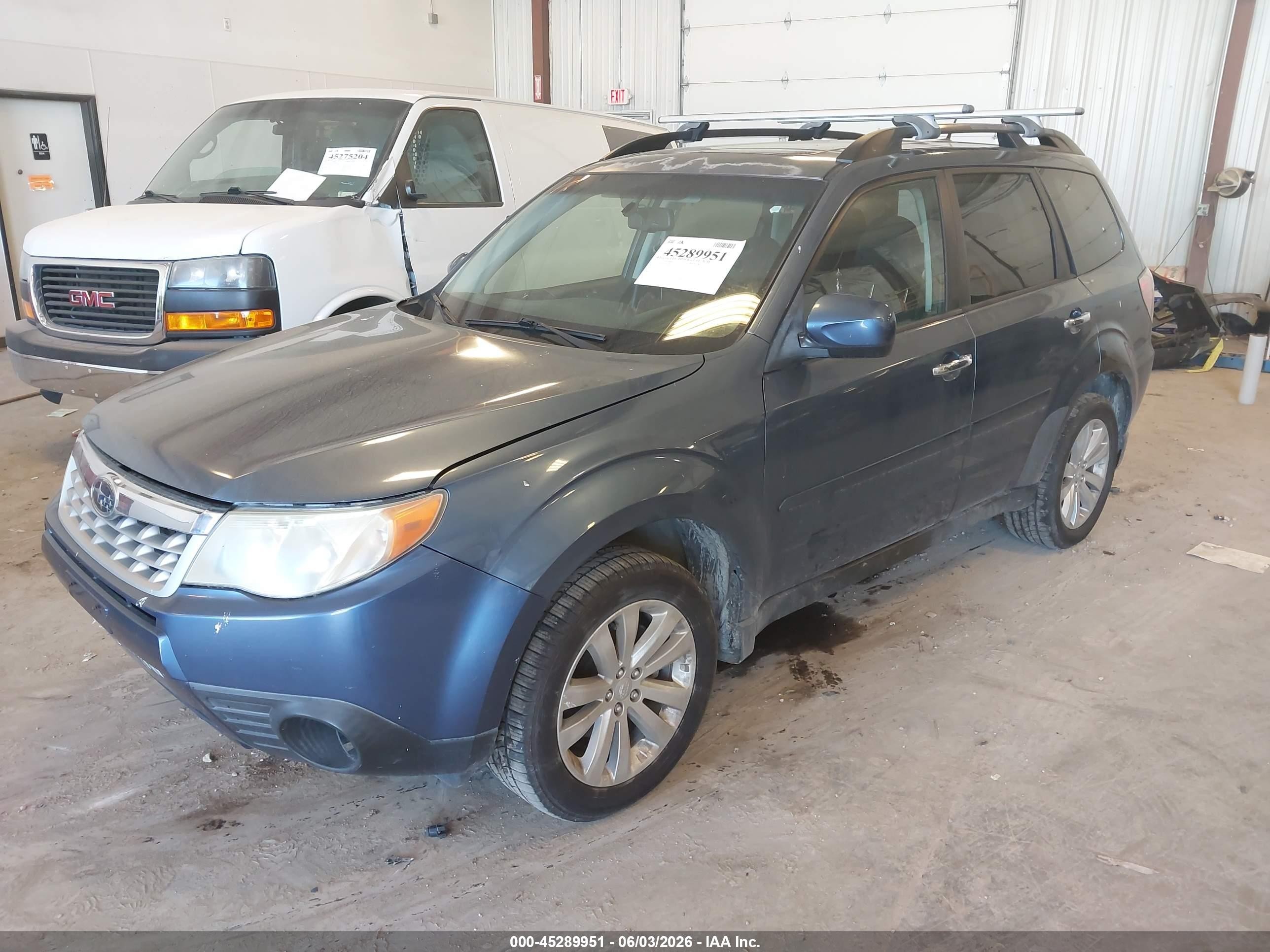 2012 Subaru Forester 2.5x Premium Blue vin: JF2SHADC4CH434621