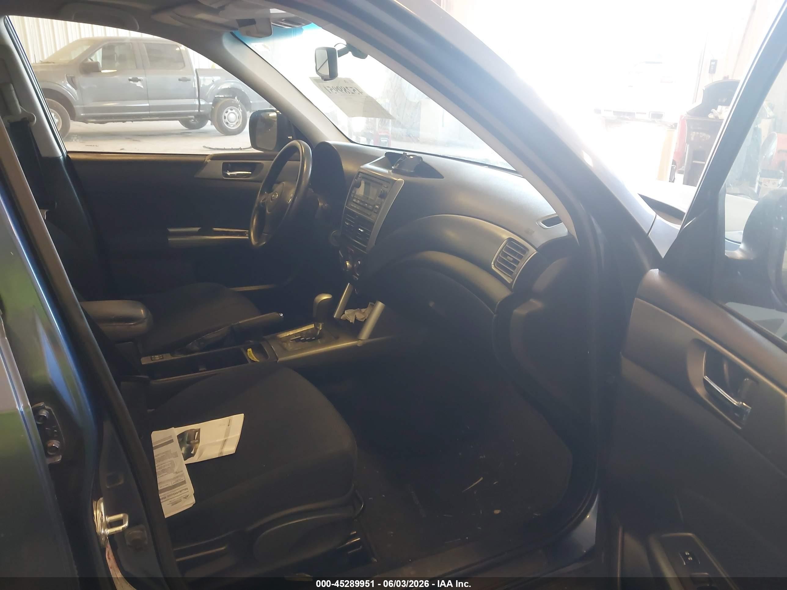 2012 Subaru Forester 2.5x Premium Blue vin: JF2SHADC4CH434621