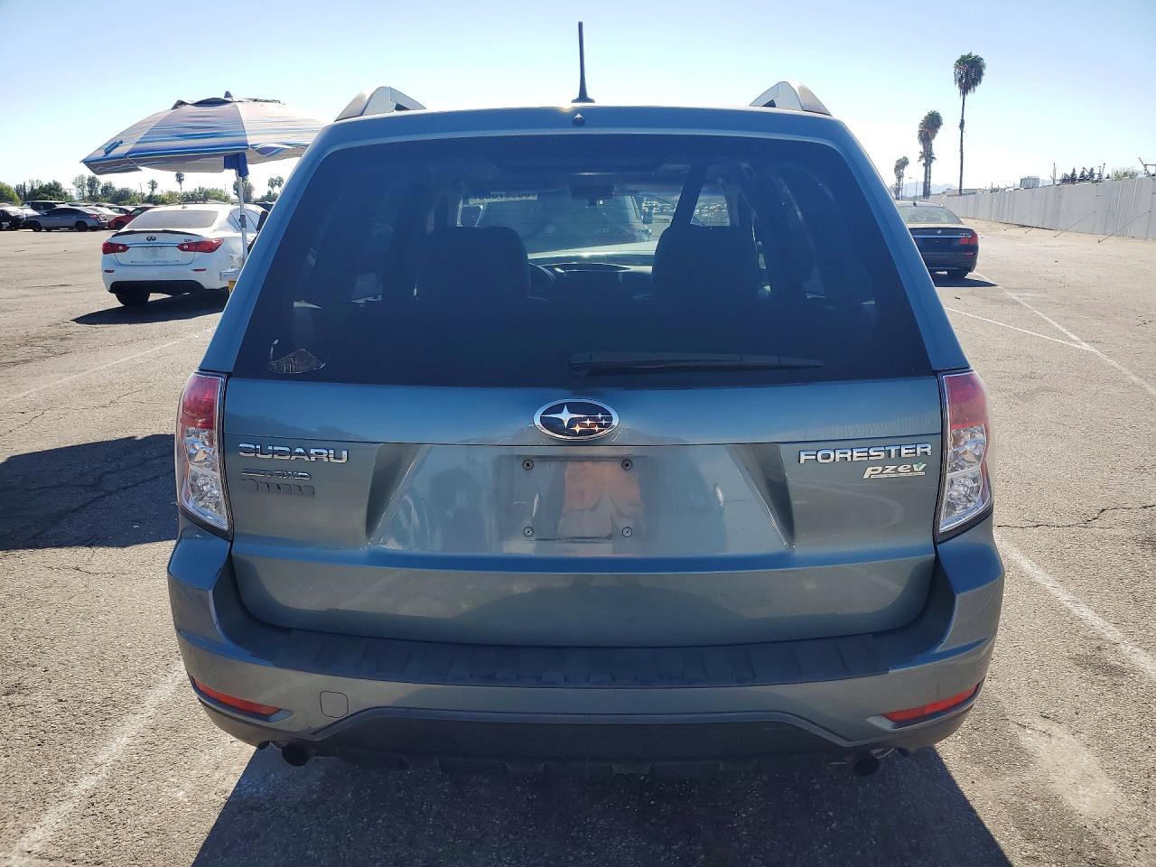 2012 Subaru Forester 2.5x Premium Blue vin: JF2SHADC4CH459177