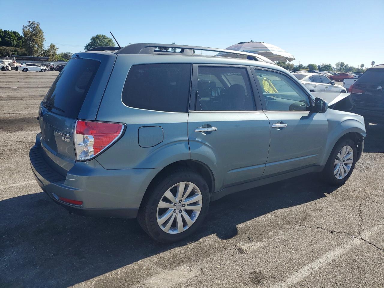 2012 Subaru Forester 2.5x Premium Blue vin: JF2SHADC4CH459177