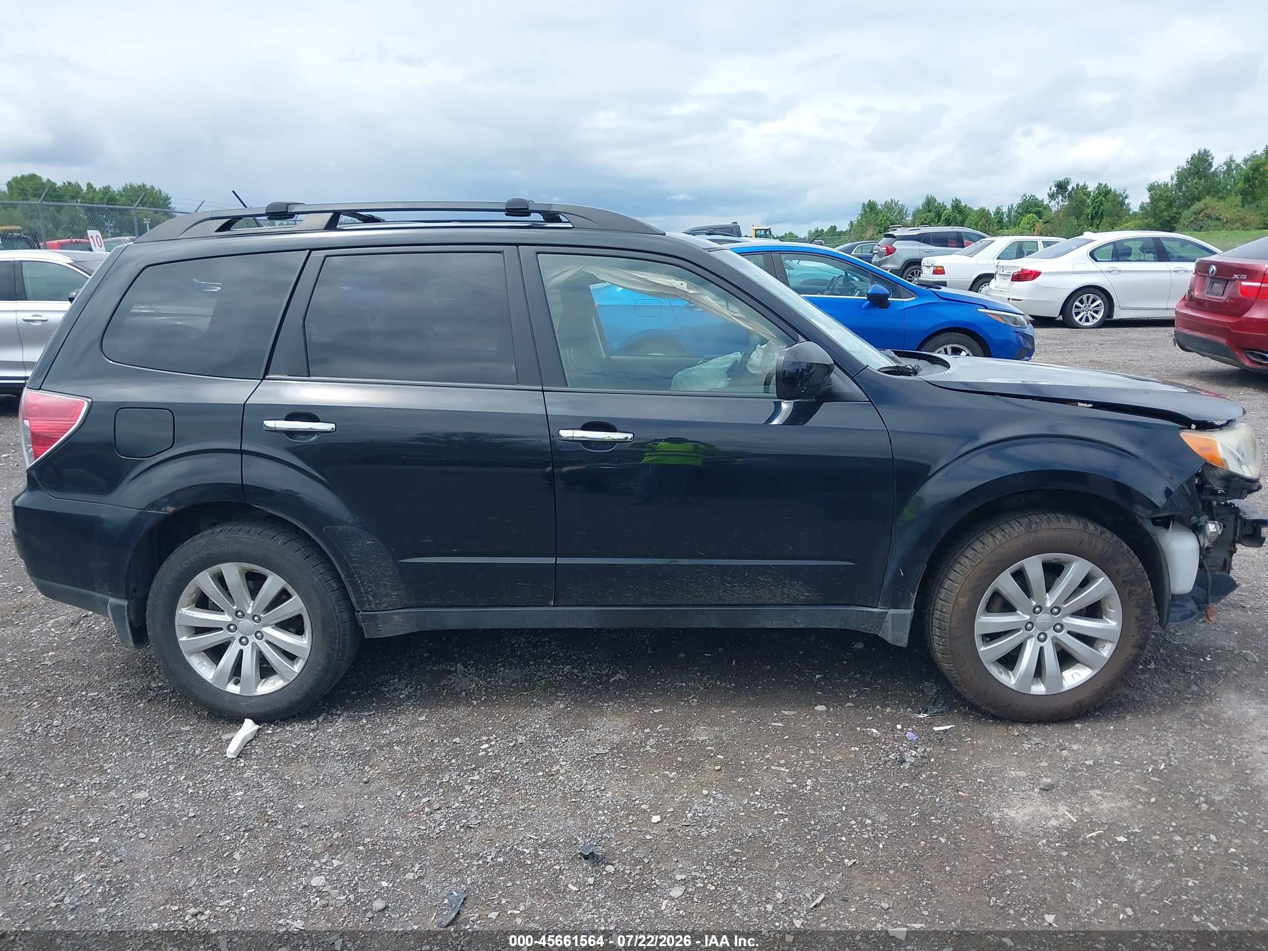 2013 Subaru Forester 2.5x Premium Black vin: JF2SHADC4DH413852