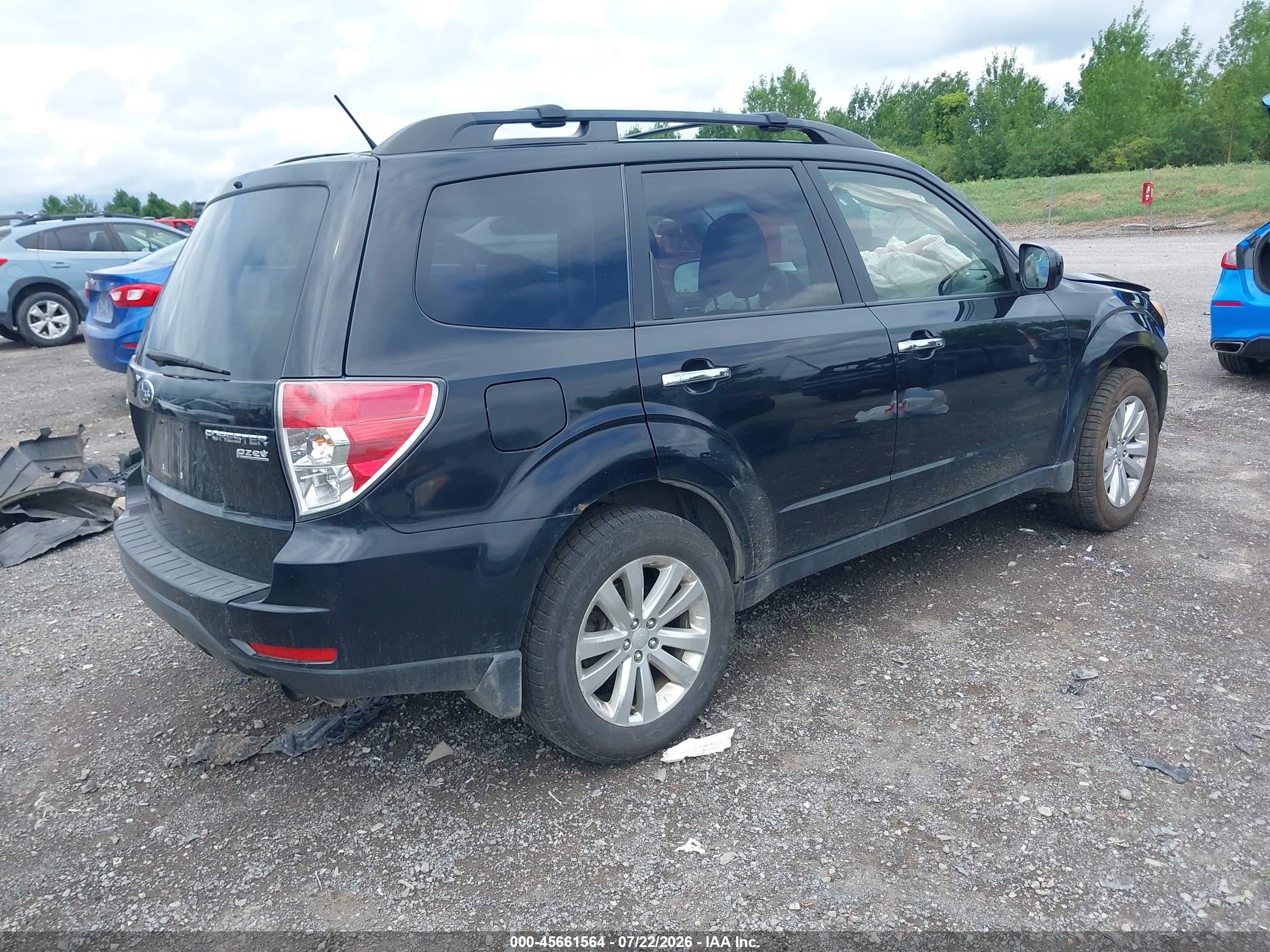 2013 Subaru Forester 2.5x Premium Black vin: JF2SHADC4DH413852