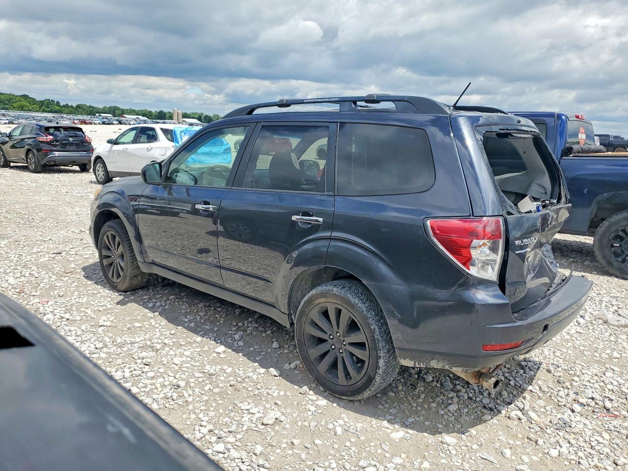 2013 Subaru Forester 2.5x Premium Blue vin: JF2SHADC4DH432479