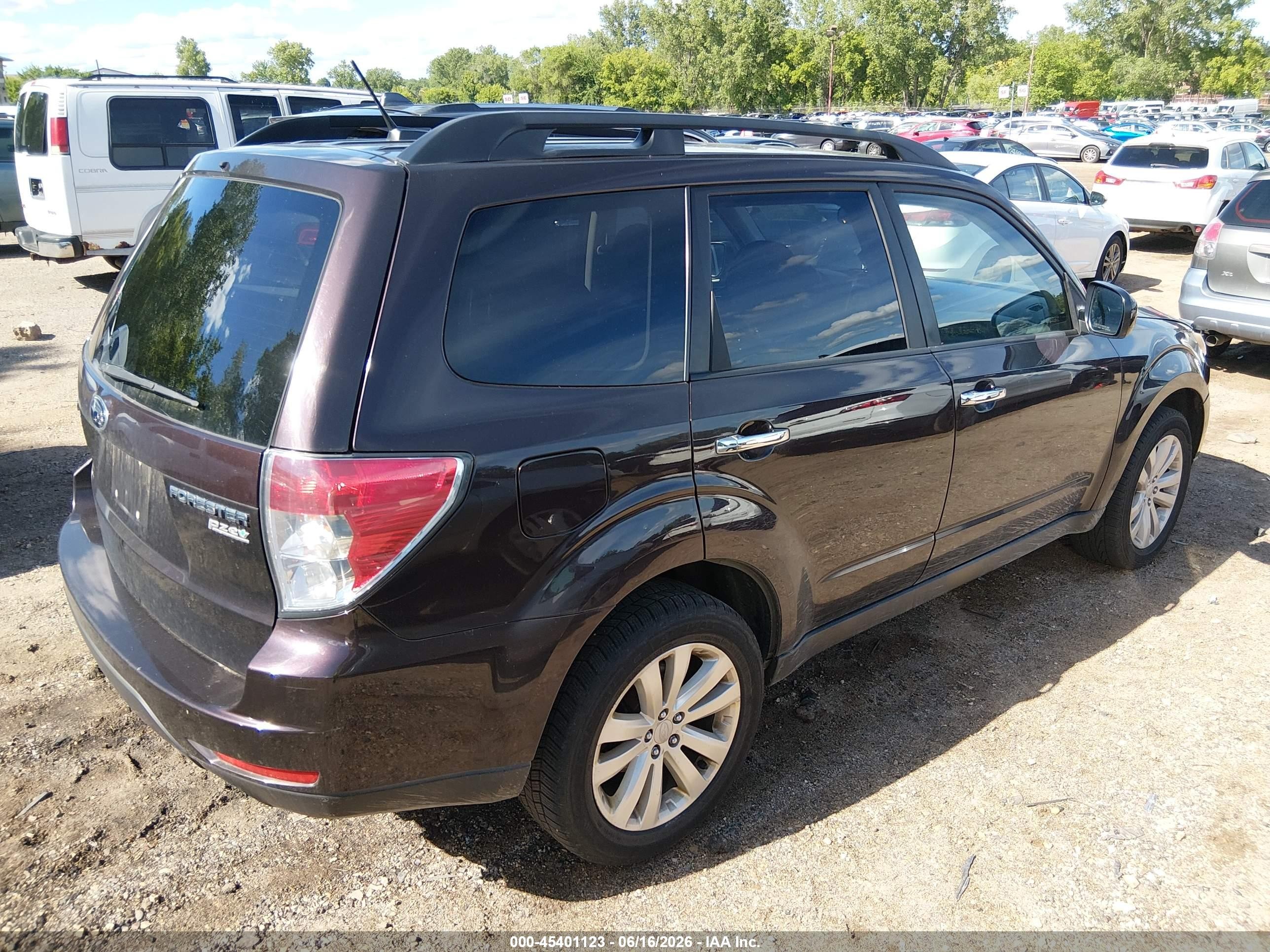 2013 Subaru Forester 2.5x Premium Maroon vin: JF2SHADC4DH444499