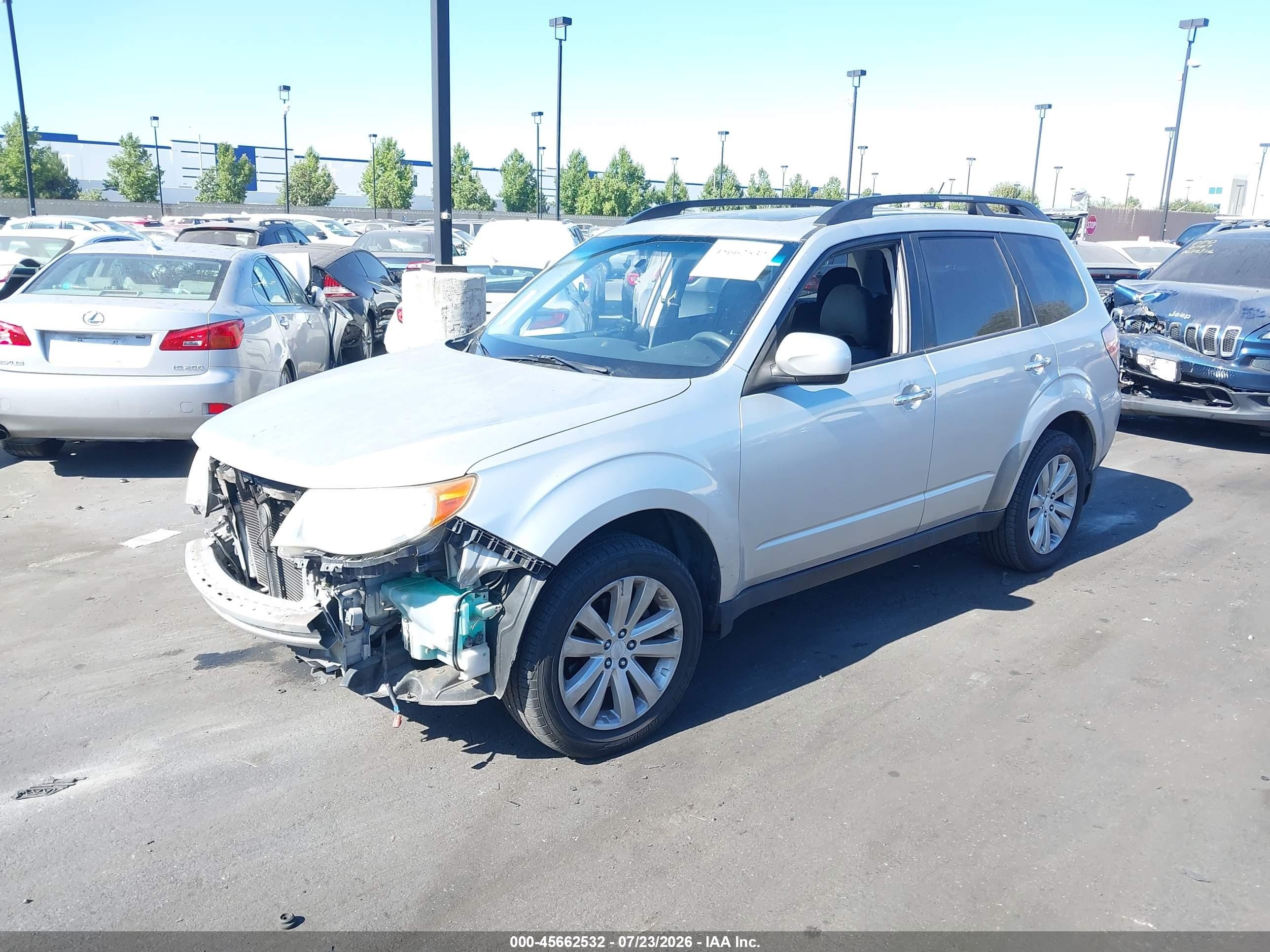 2011 Subaru Forester 2.5x Premium Silver vin: JF2SHADC5BH701134