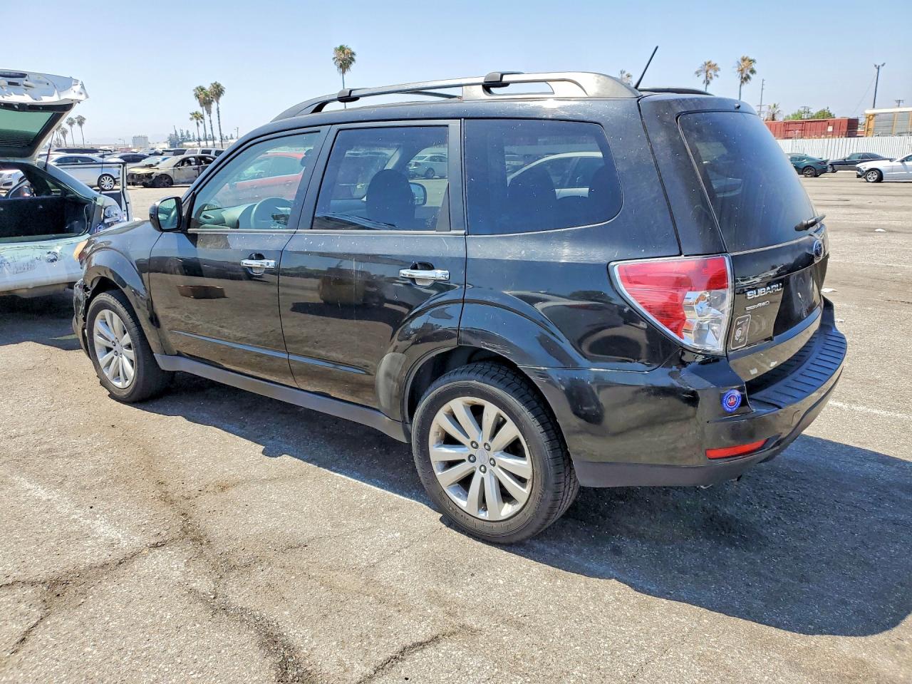 2011 Subaru Forester 2.5x Premium Черный vin: JF2SHADC5BH706513