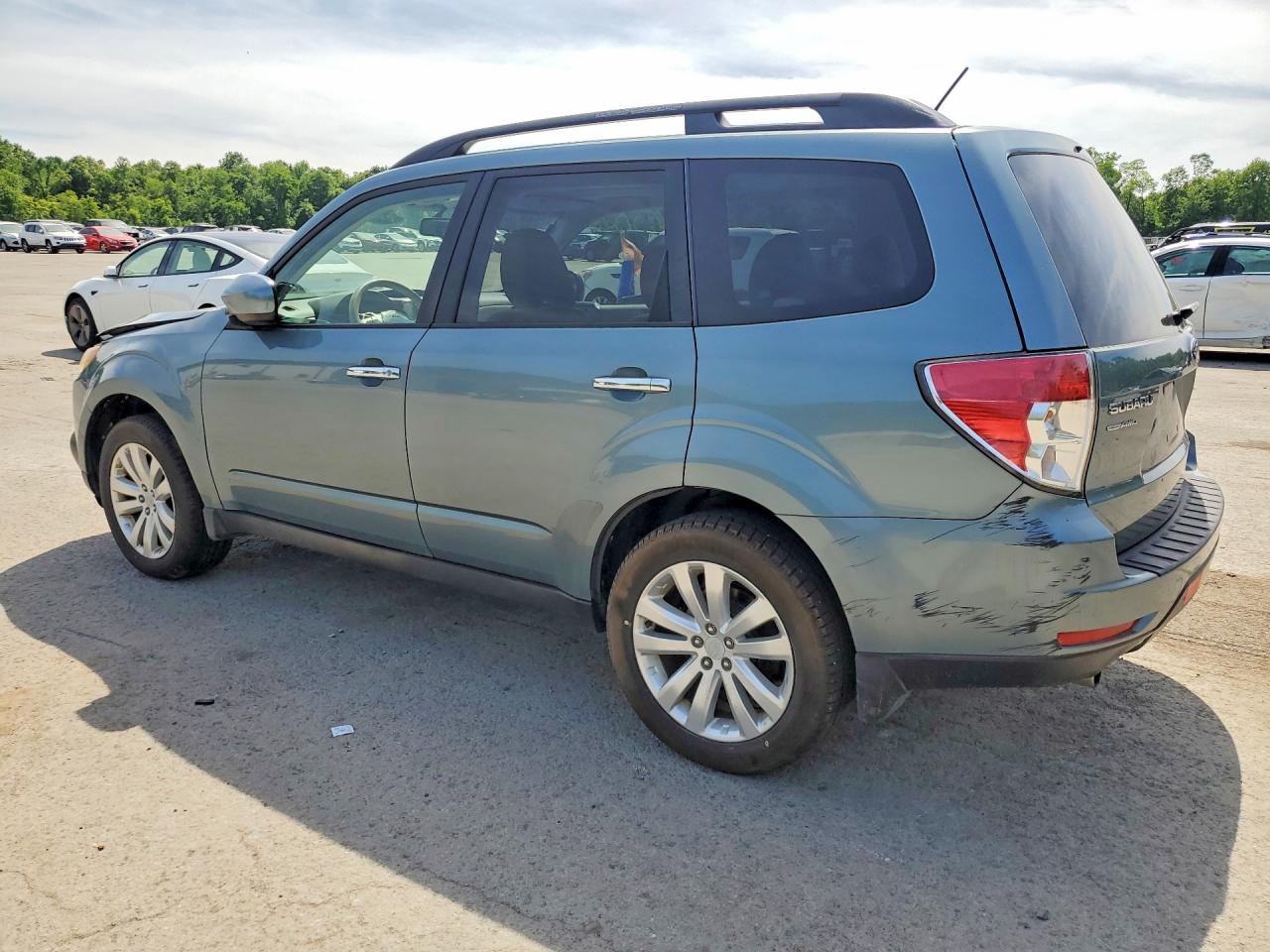 2011 Subaru Forester 2.5x Premium Green vin: JF2SHADC5BH765304