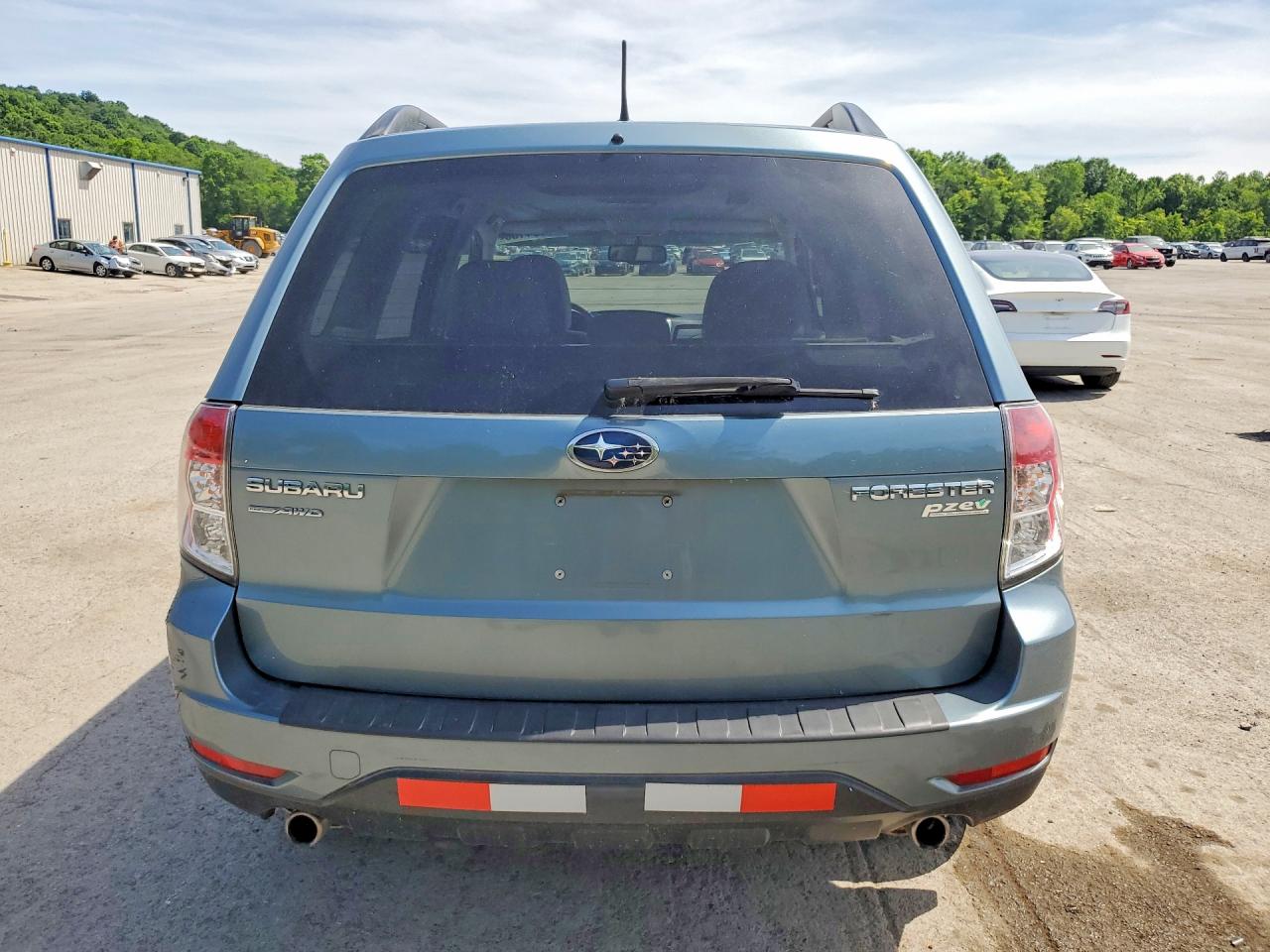 2011 Subaru Forester 2.5x Premium Green vin: JF2SHADC5BH765304