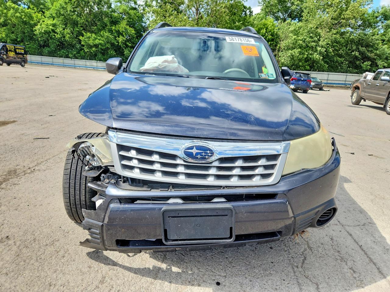 2011 Subaru Forester 2.5x Premium Gray vin: JF2SHADC5BH772480