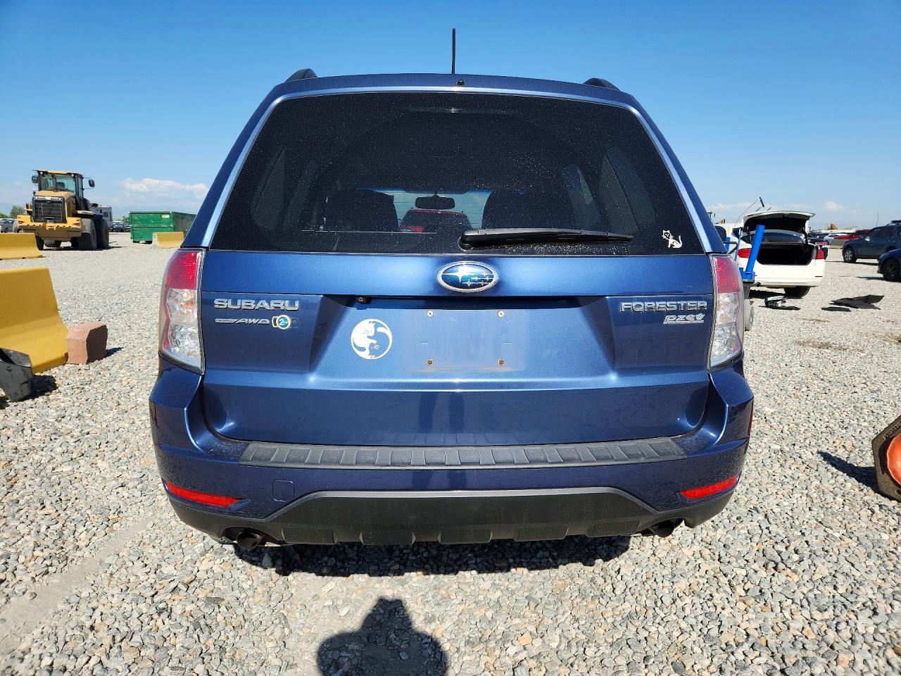 2012 Subaru Forester 2.5x Premium Blue vin: JF2SHADC5CH403460