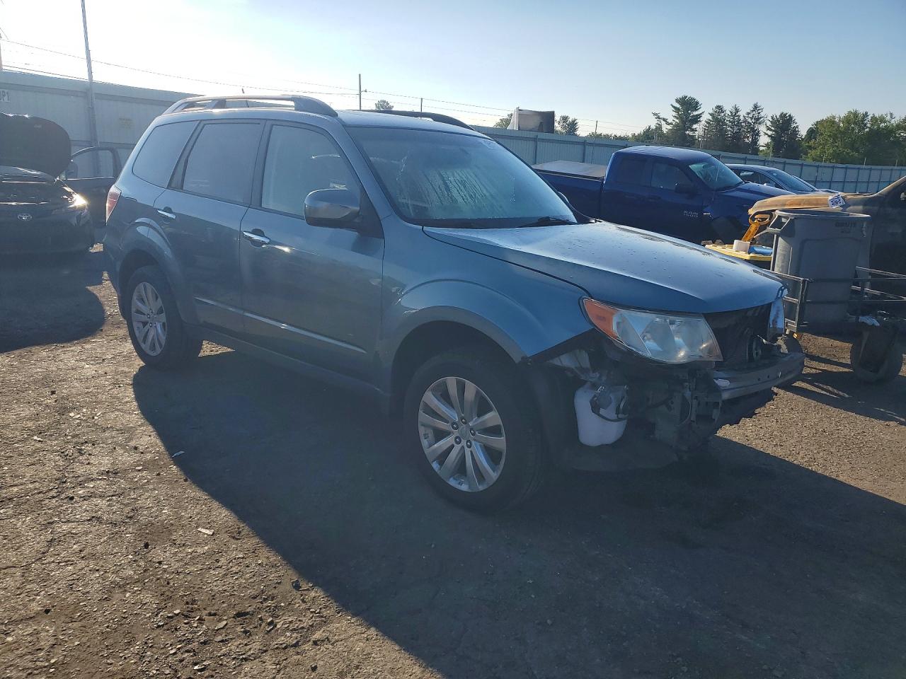 2012 Subaru Forester 2.5x Premium Blue vin: JF2SHADC5CH430321