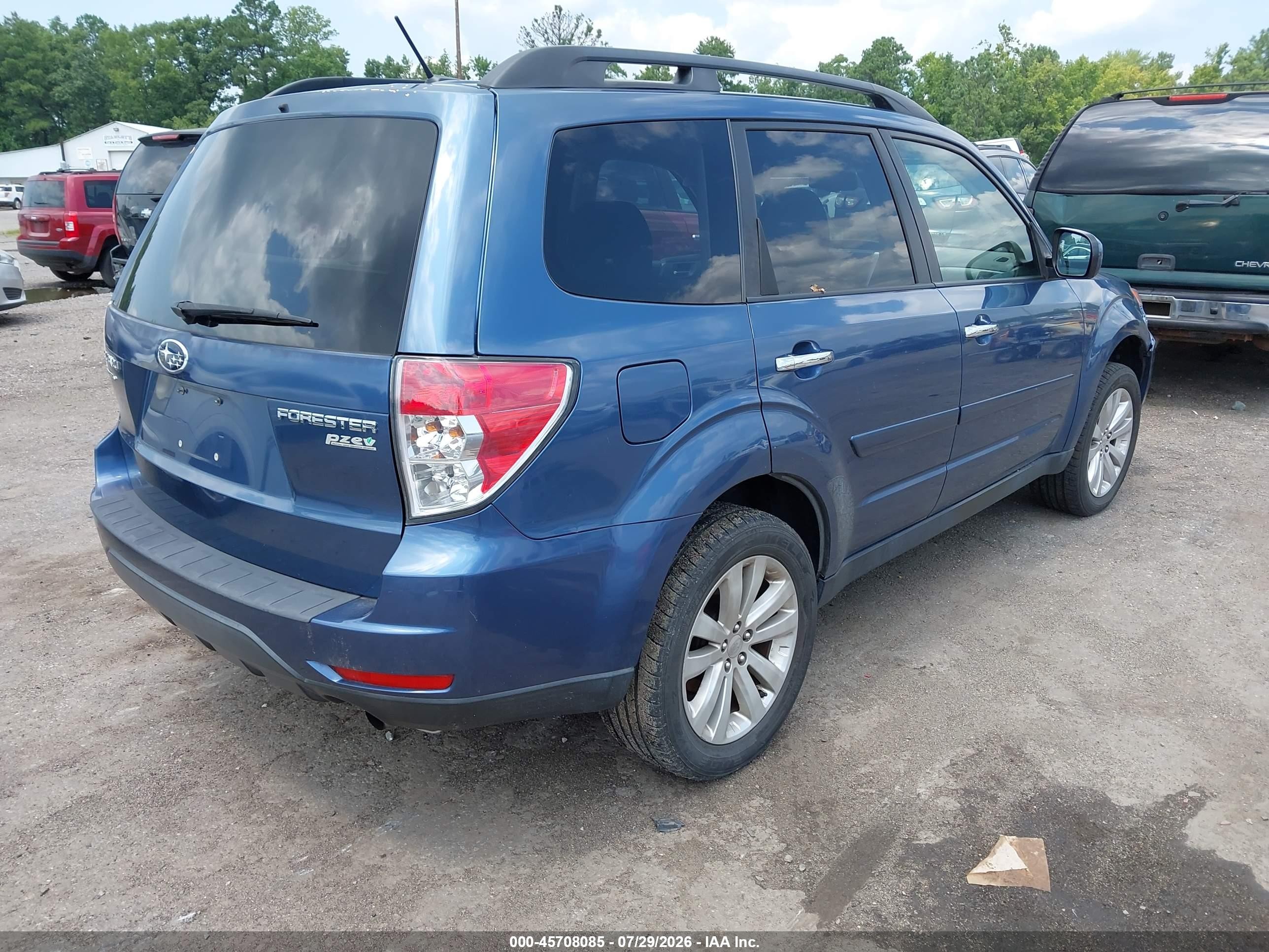 2012 Subaru Forester 2.5x Premium Blue vin: JF2SHADC5CH440766