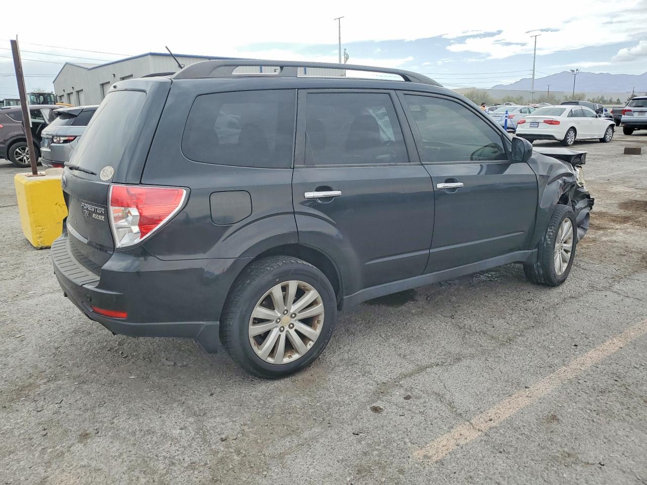 2012 Subaru Forester 2.5x Premium Black vin: JF2SHADC5CH460807