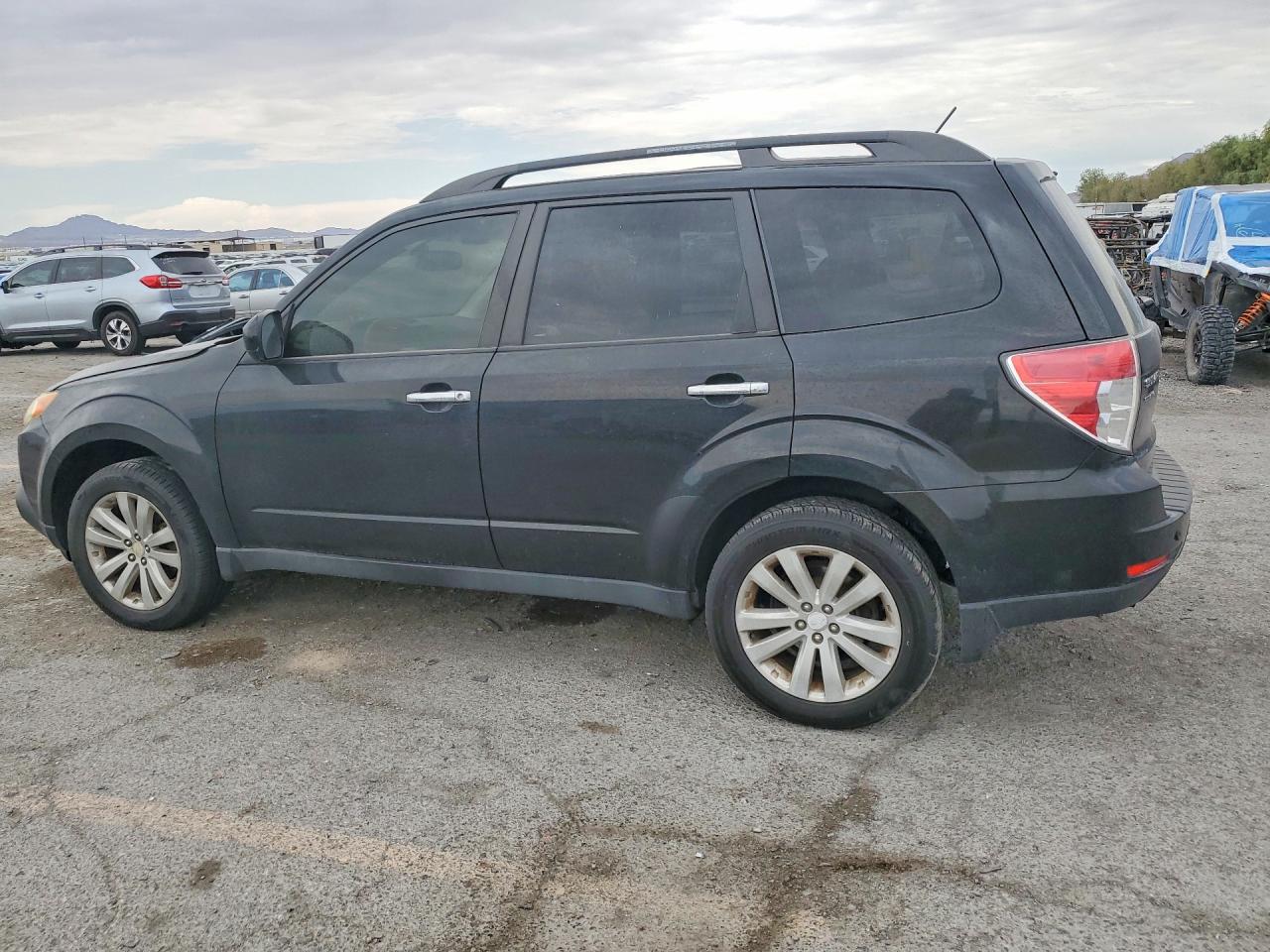2012 Subaru Forester 2.5x Premium Black vin: JF2SHADC5CH460807
