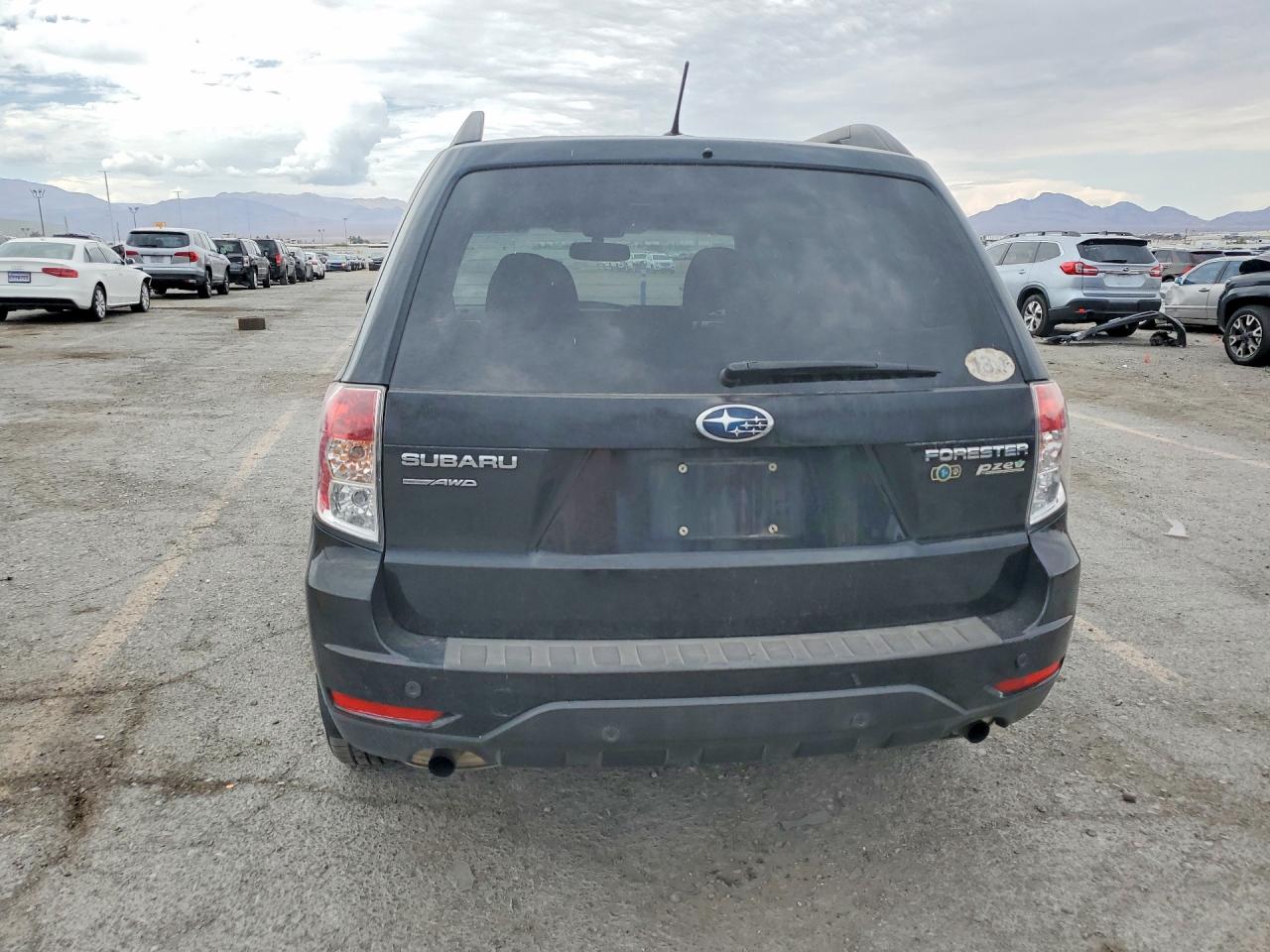 2012 Subaru Forester 2.5x Premium Black vin: JF2SHADC5CH460807