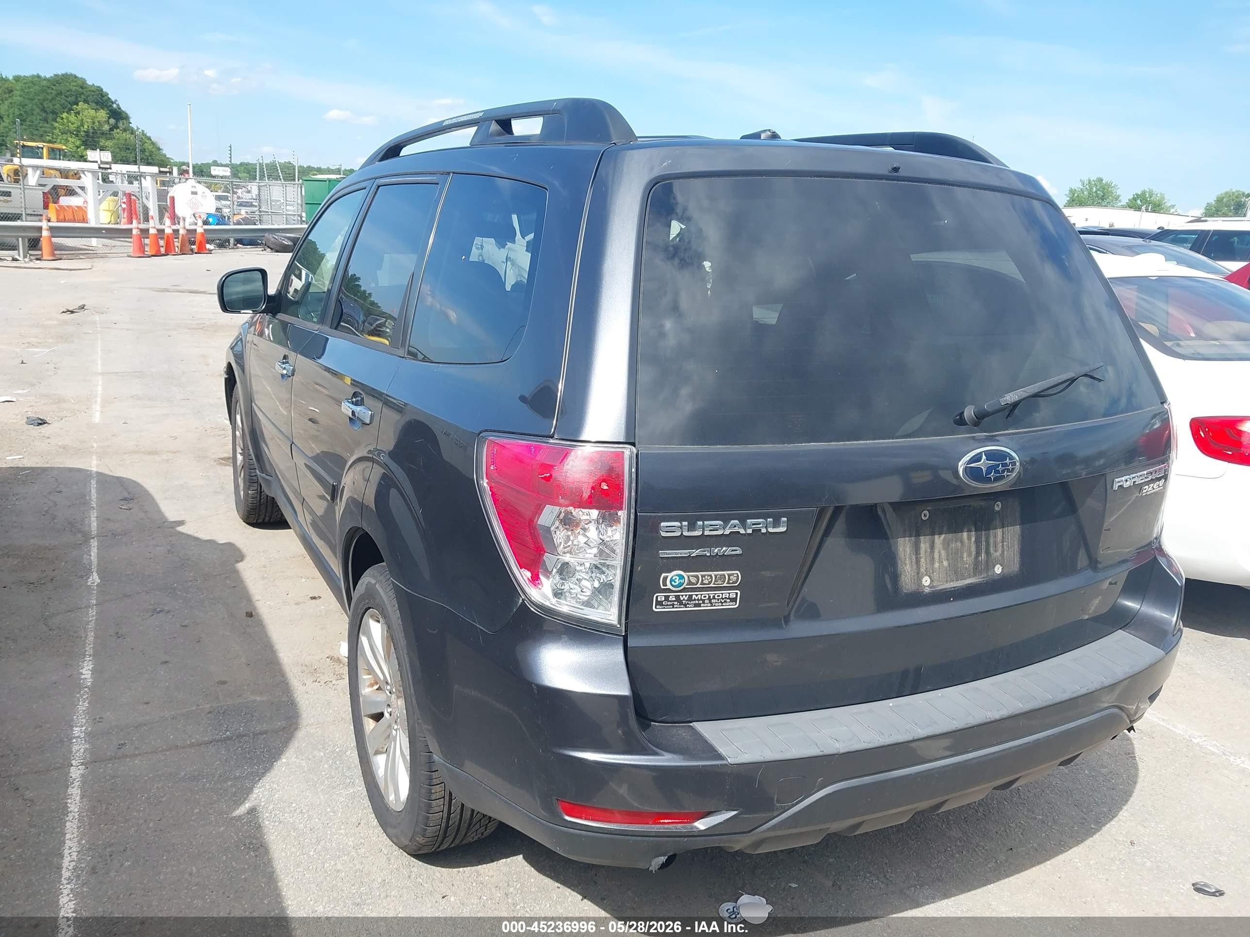 2013 Subaru Forester 2.5x Premium Gray vin: JF2SHADC5DH402228