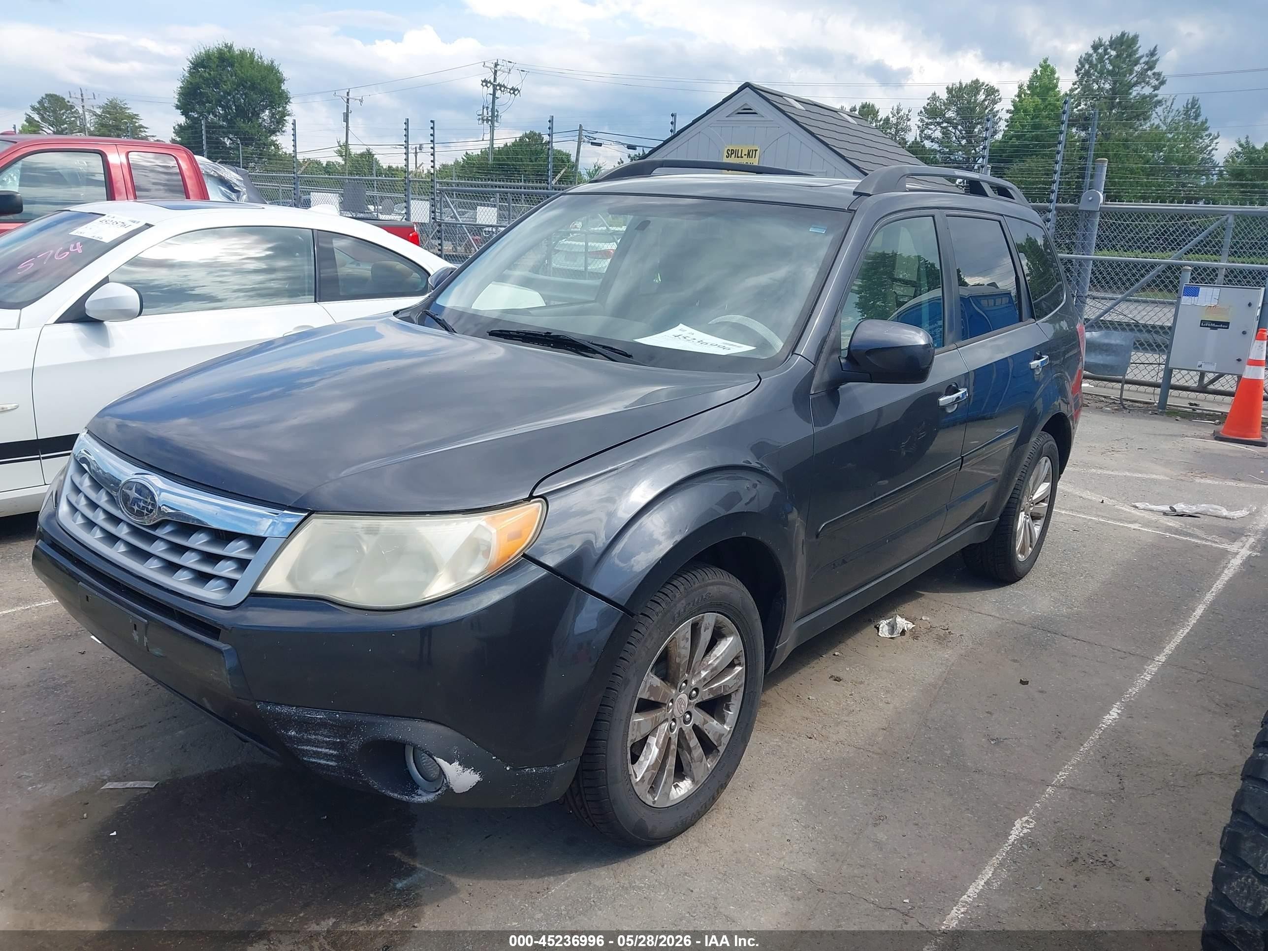 2013 Subaru Forester 2.5x Premium Gray vin: JF2SHADC5DH402228
