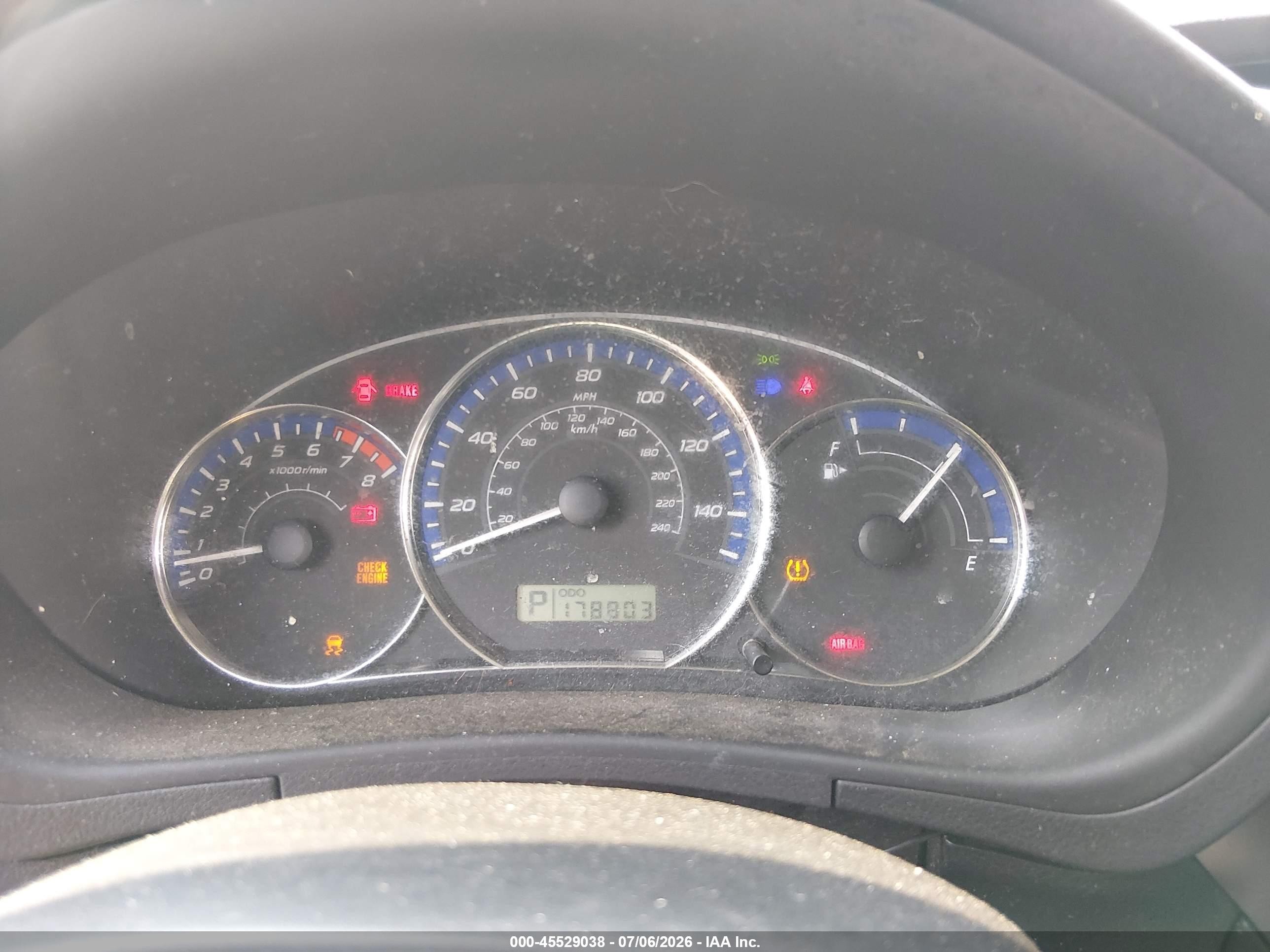 2013 Subaru Forester 2.5x Premium Серебряный vin: JF2SHADC5DH417442