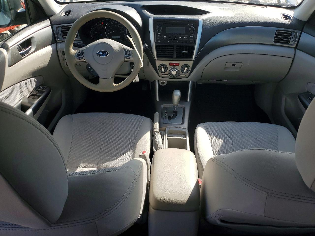 2013 Subaru Forester 2.5x Premium White vin: JF2SHADC5DH432183