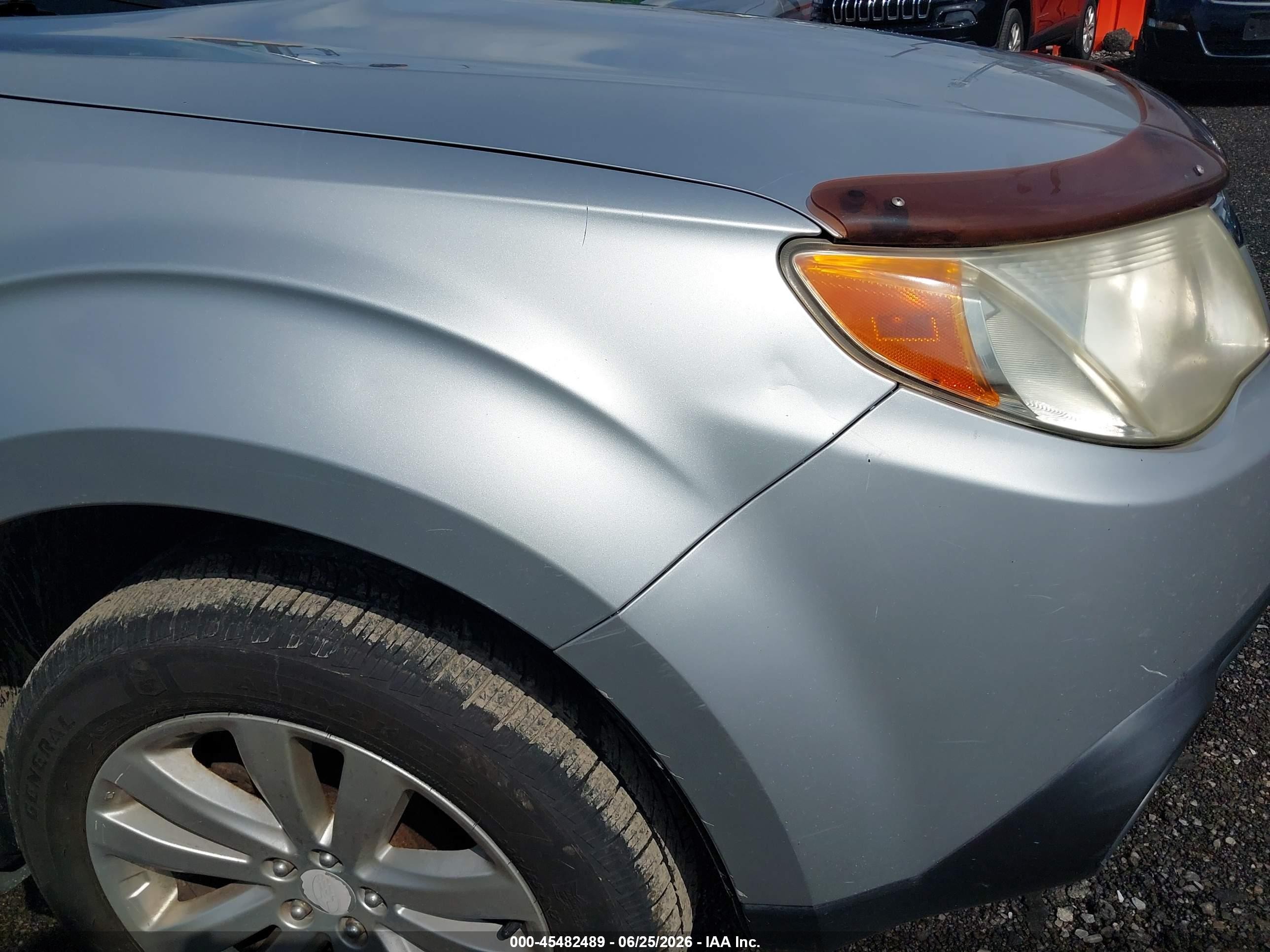 2011 Subaru Forester 2.5x Premium Серебряный vin: JF2SHADC6BG755919