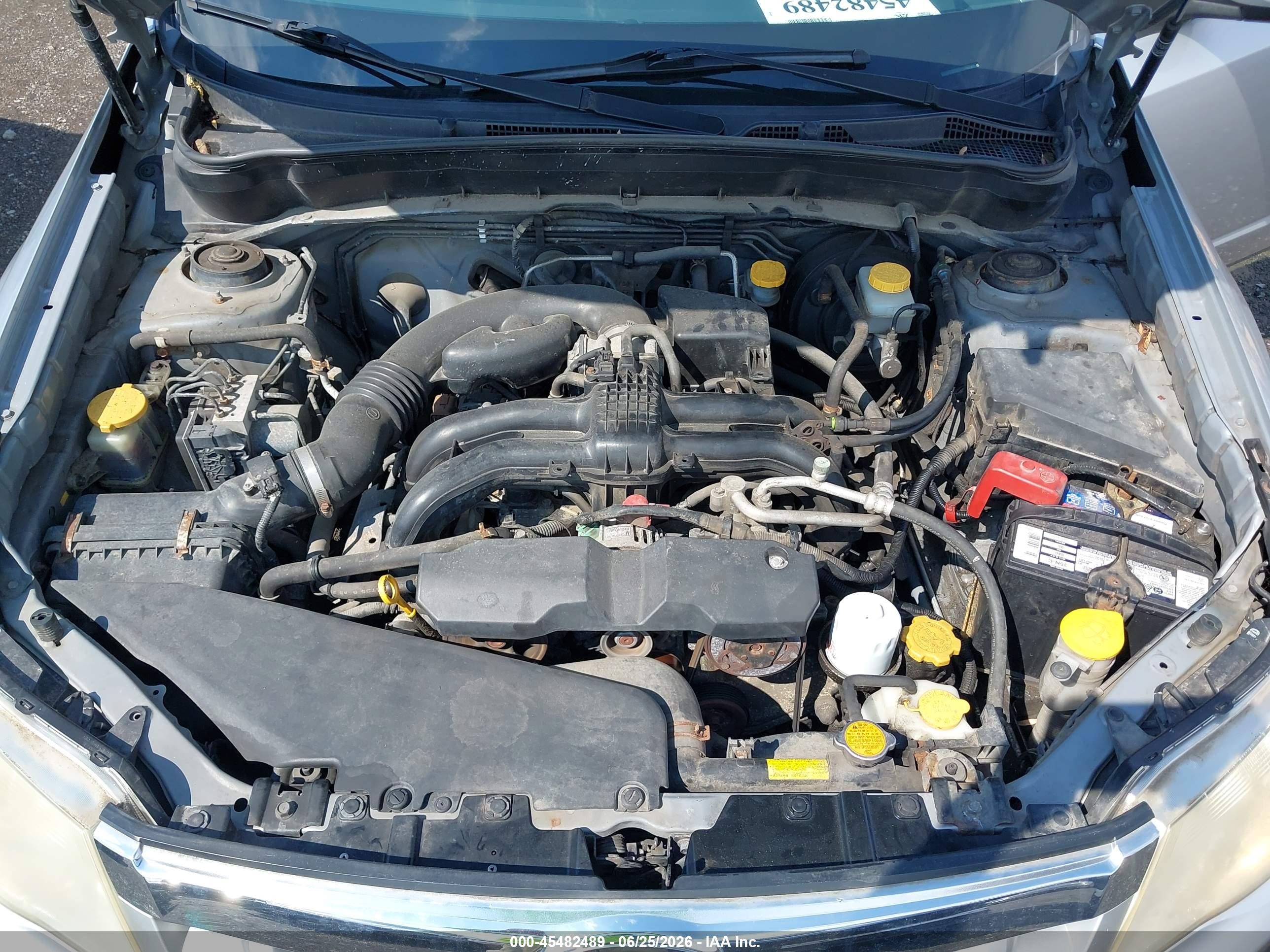 2011 Subaru Forester 2.5x Premium Серебряный vin: JF2SHADC6BG755919
